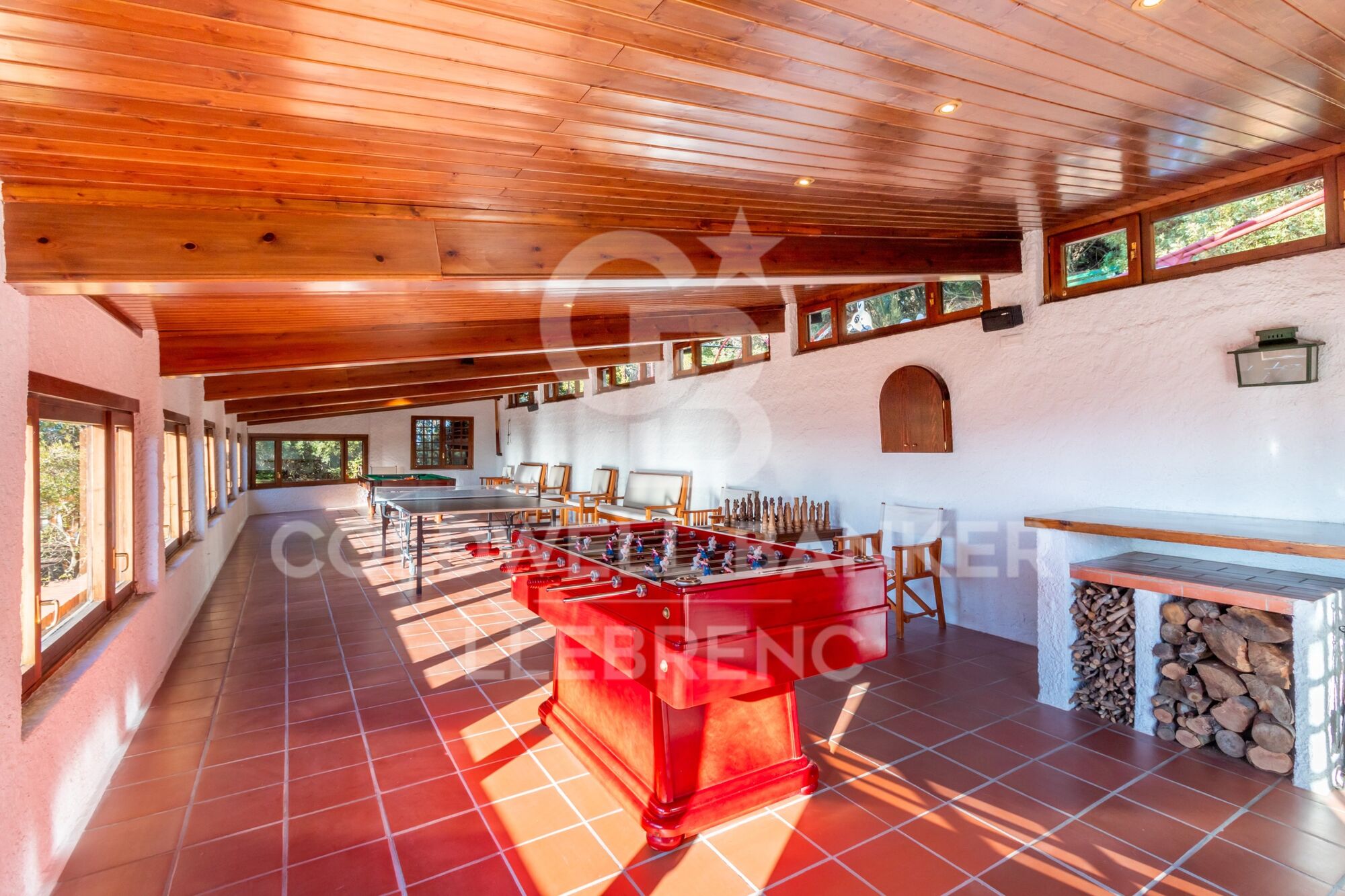 Beautiful house with a large plot for sale on the road from Vallvidrera to Molins de Rei