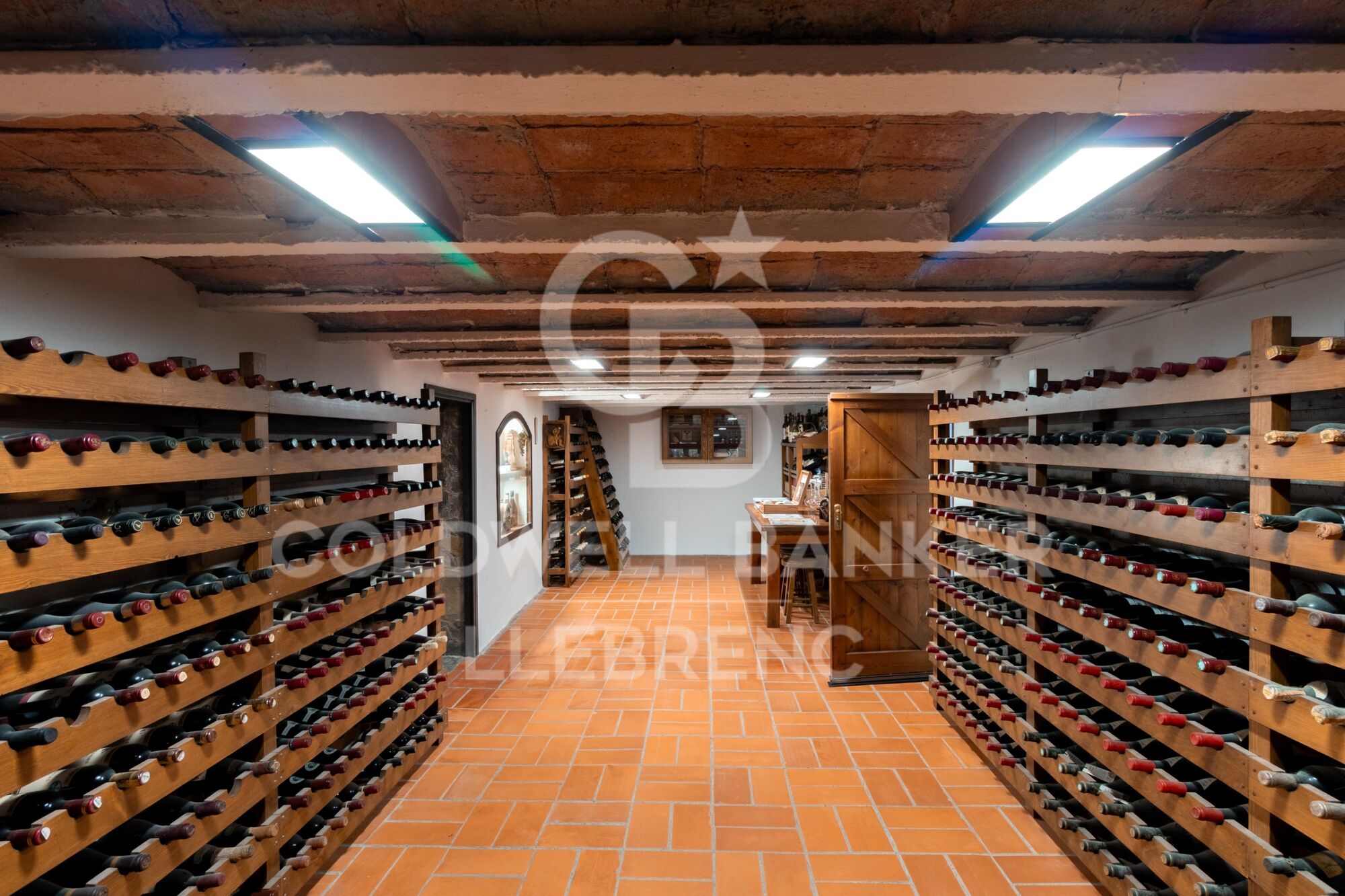 Beautiful house with a large plot for sale on the road from Vallvidrera to Molins de Rei