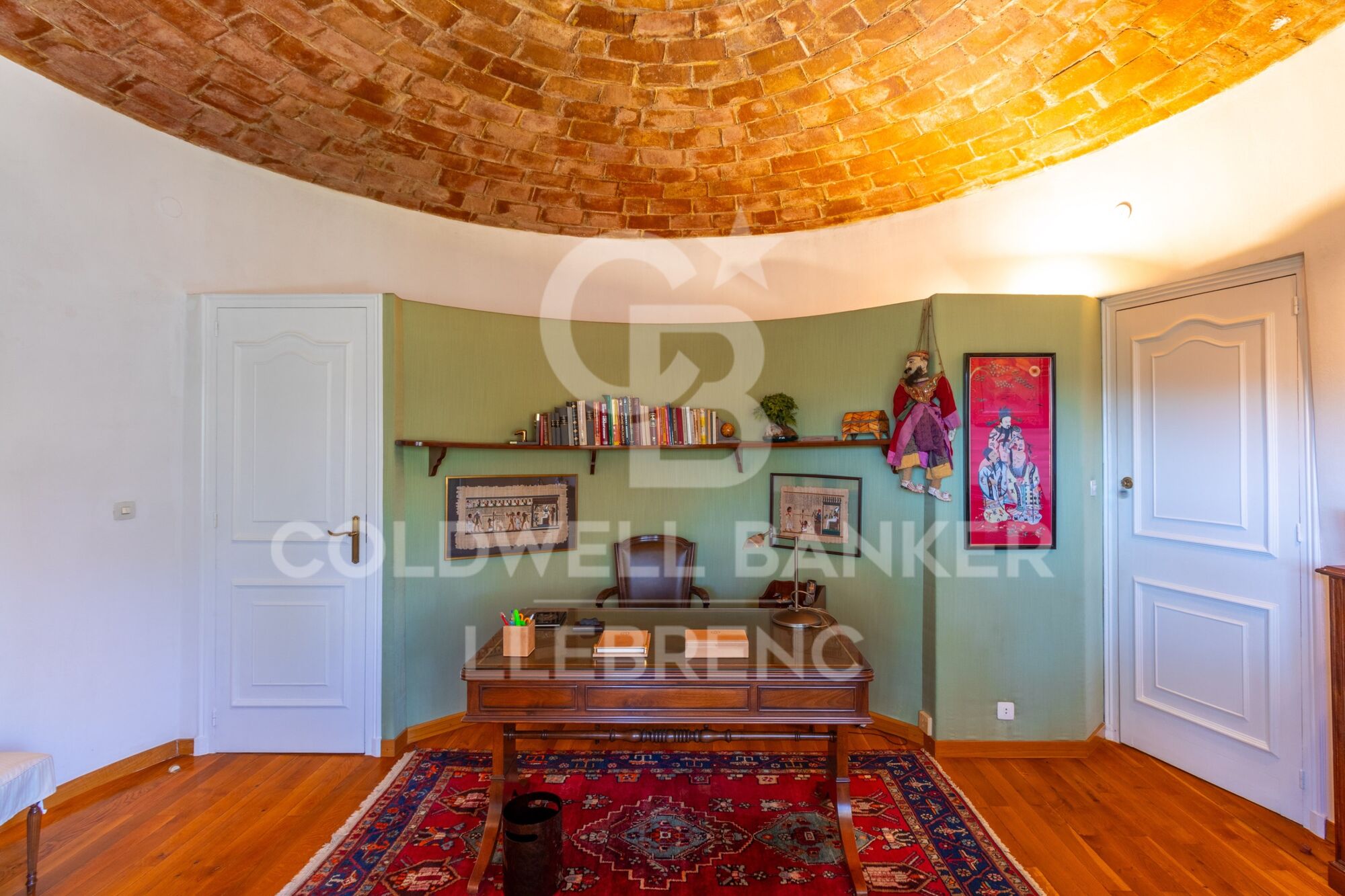 Beautiful house with a large plot for sale on the road from Vallvidrera to Molins de Rei