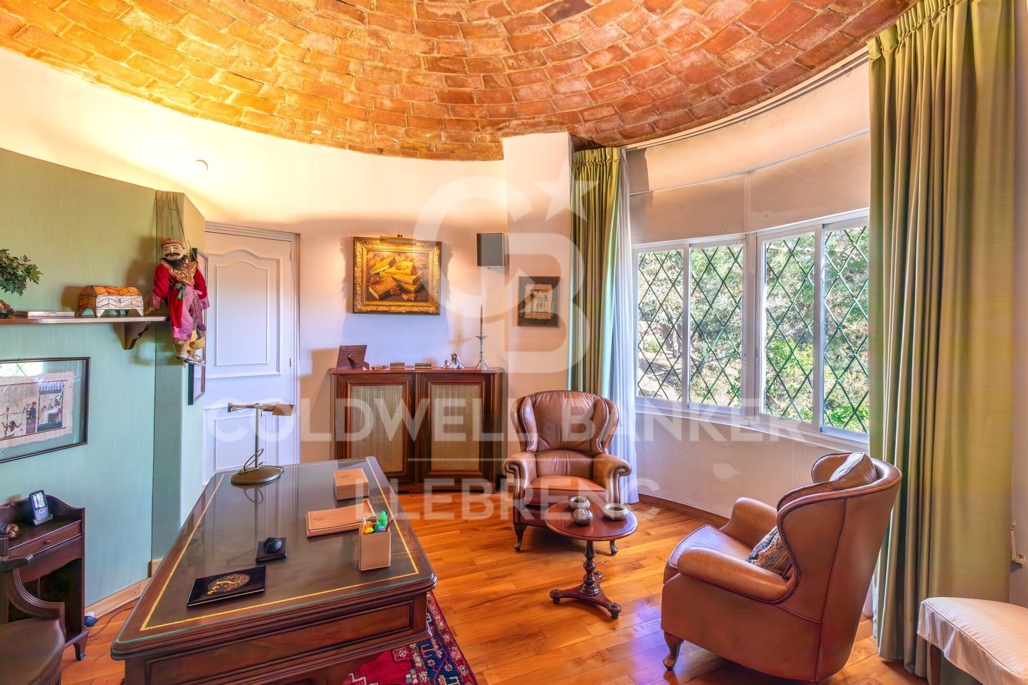 Beautiful house with a large plot for sale on the road from Vallvidrera to Molins de Rei