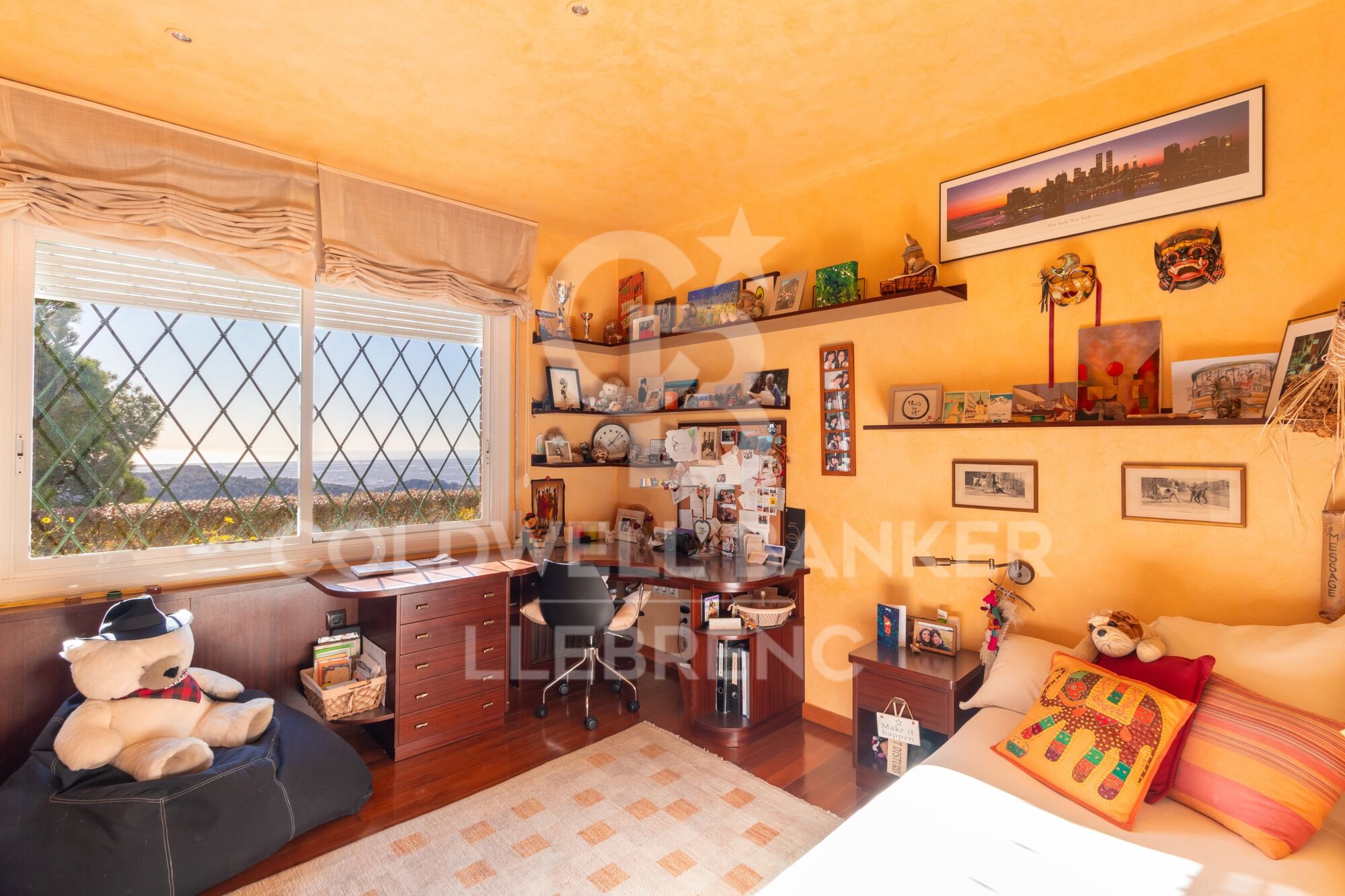 Beautiful house with a large plot for sale on the road from Vallvidrera to Molins de Rei