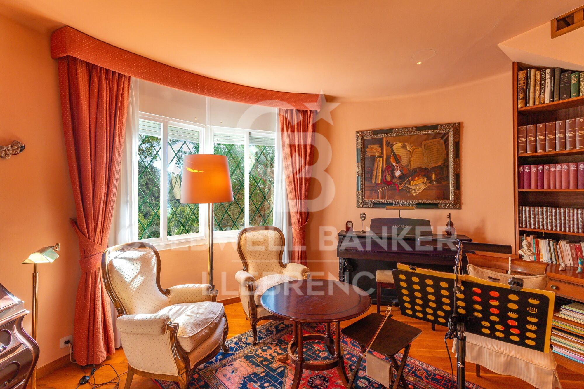 Preciosa casa con un gran terreno en venta en la carretera de Vallvidrera a Molins de Rei