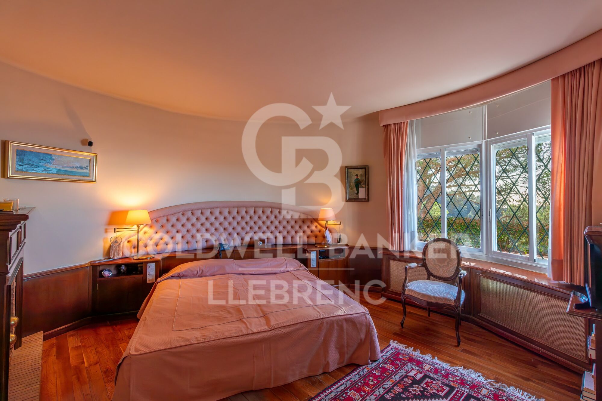 Magnifique maison avec un grand terrain à vendre sur la route de Vallvidrera à Molins de Rei