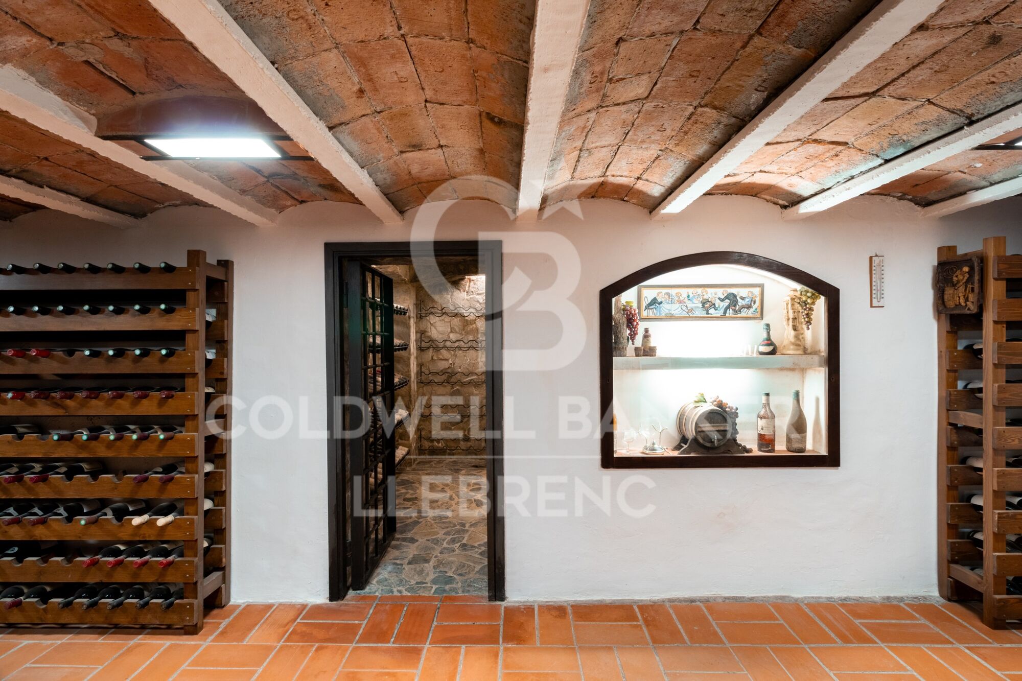 Magnifique maison avec un grand terrain à vendre sur la route de Vallvidrera à Molins de Rei
