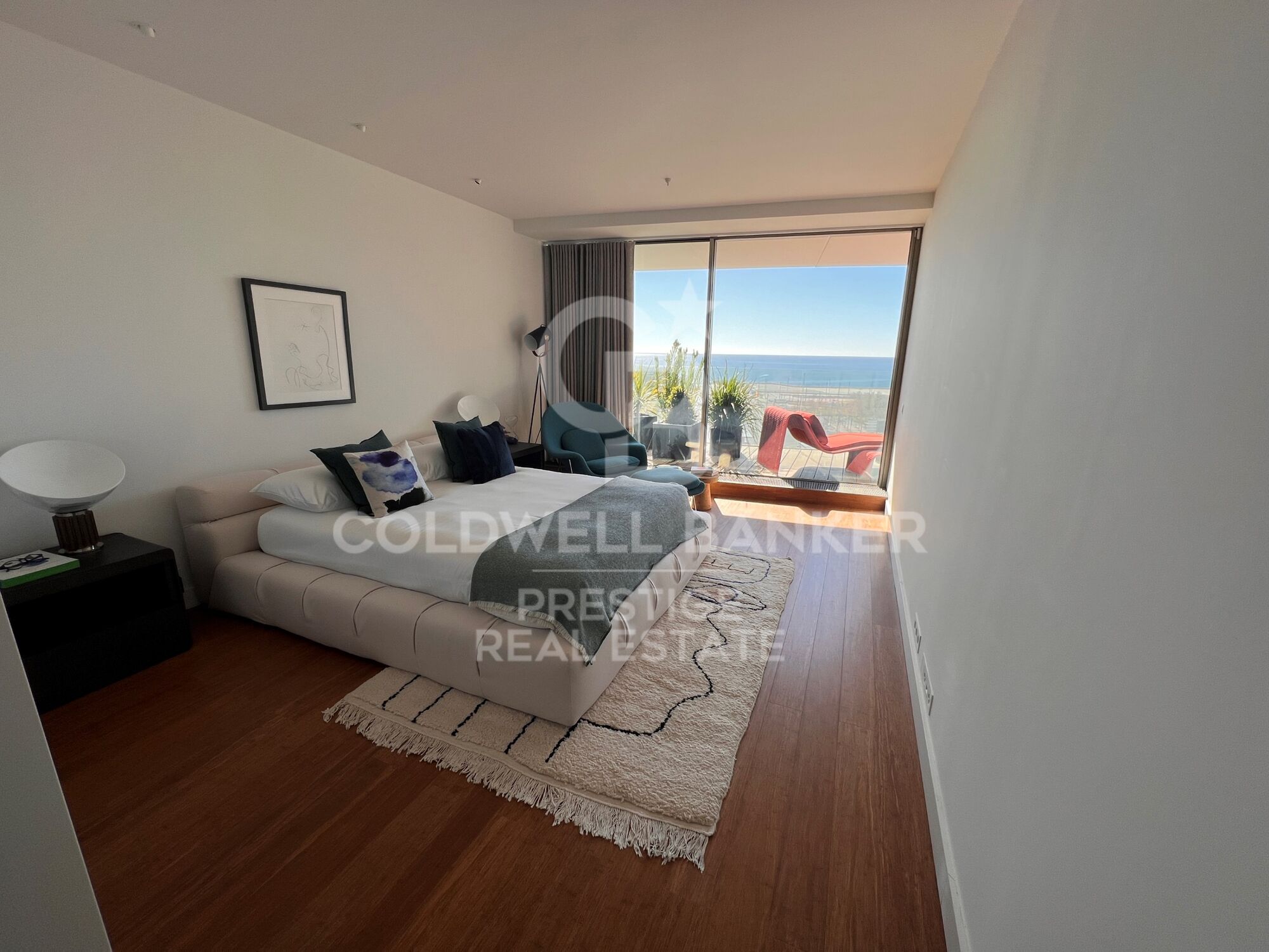 Flat for sale with large terrace
