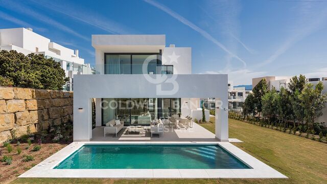 Luxurious villas in Estepona Golf