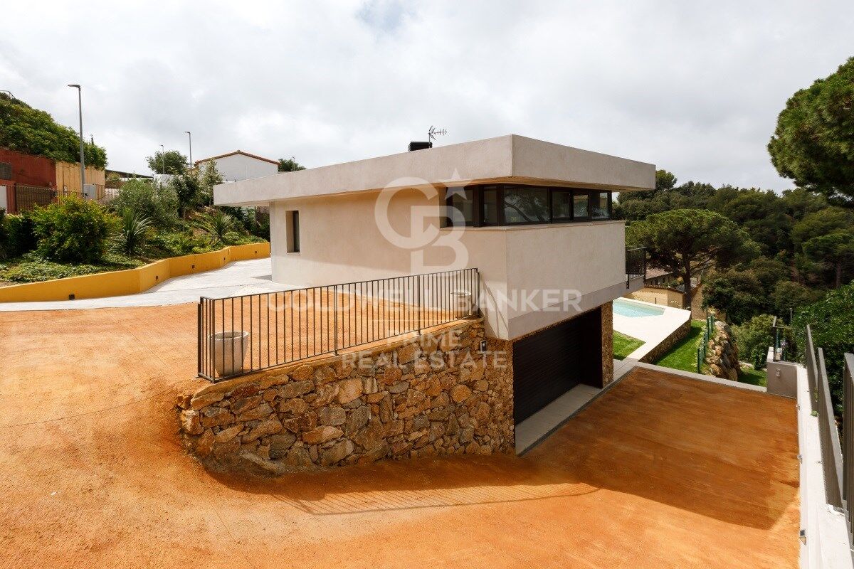 Exquisite Luxury and Comfort in a Single-Family Home for Sale in Residencial Begur
