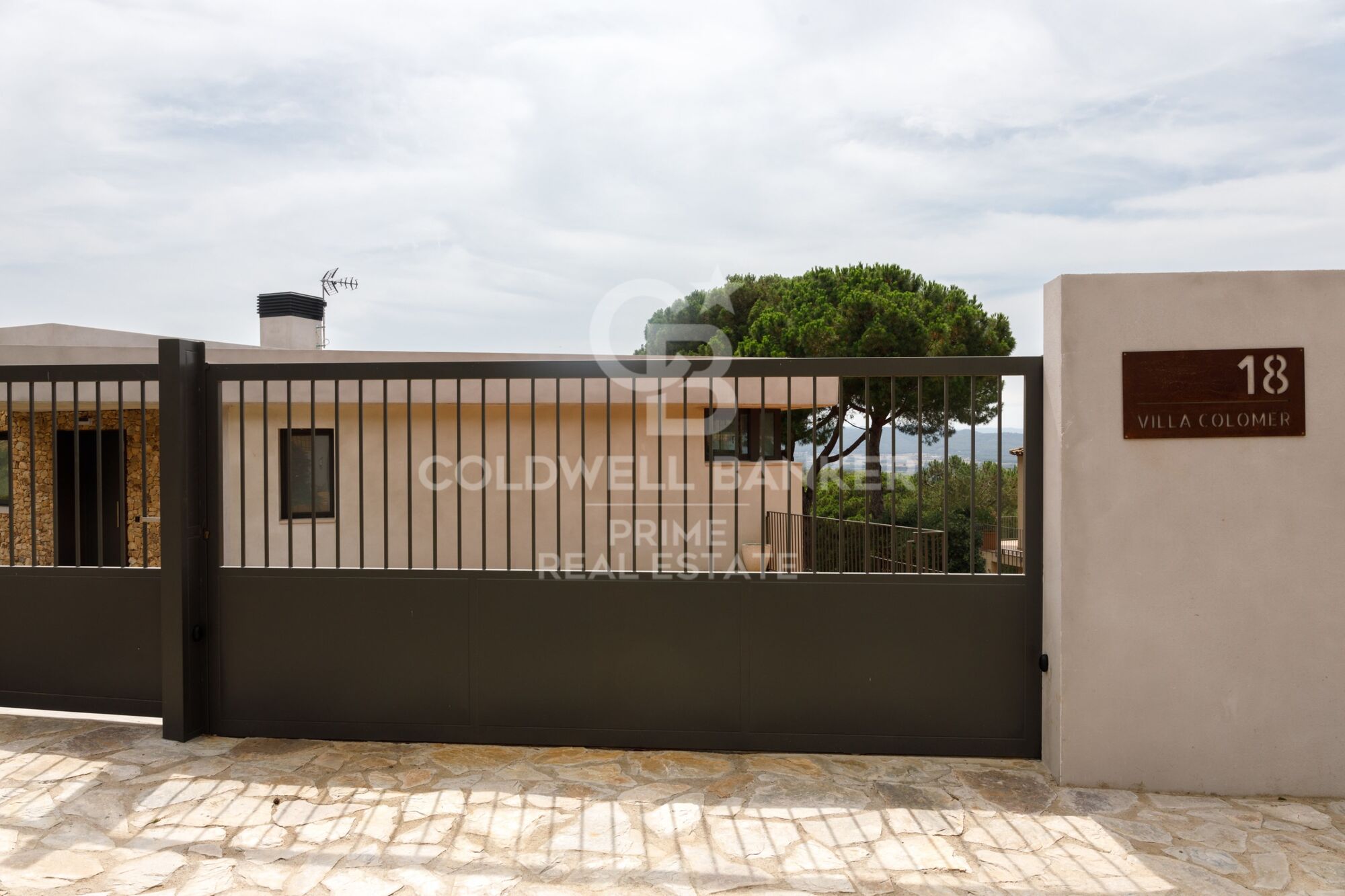 Exquisite Luxury and Comfort in a Single-Family Home for Sale in Residencial Begur