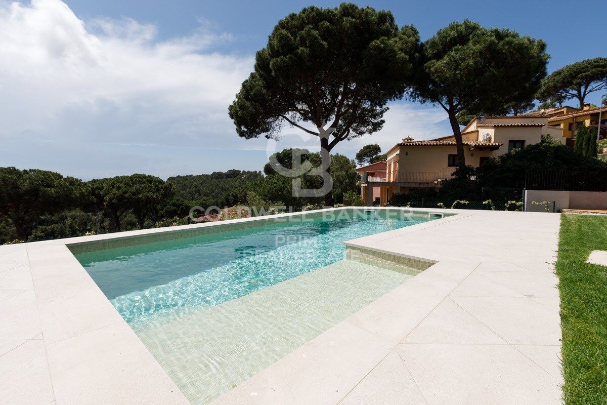 Exquisite Luxury and Comfort in a Single-Family Home for Sale in Residencial Begur