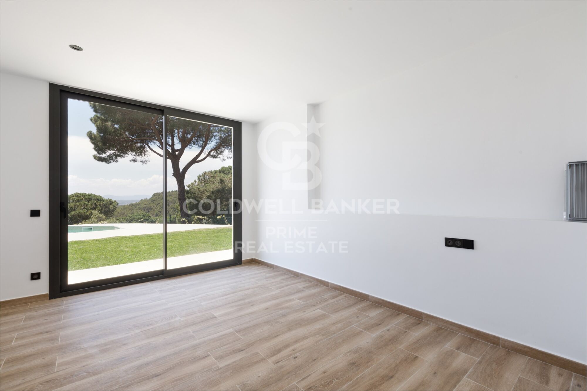 Exquisite Luxury and Comfort in a Single-Family Home for Sale in Residencial Begur