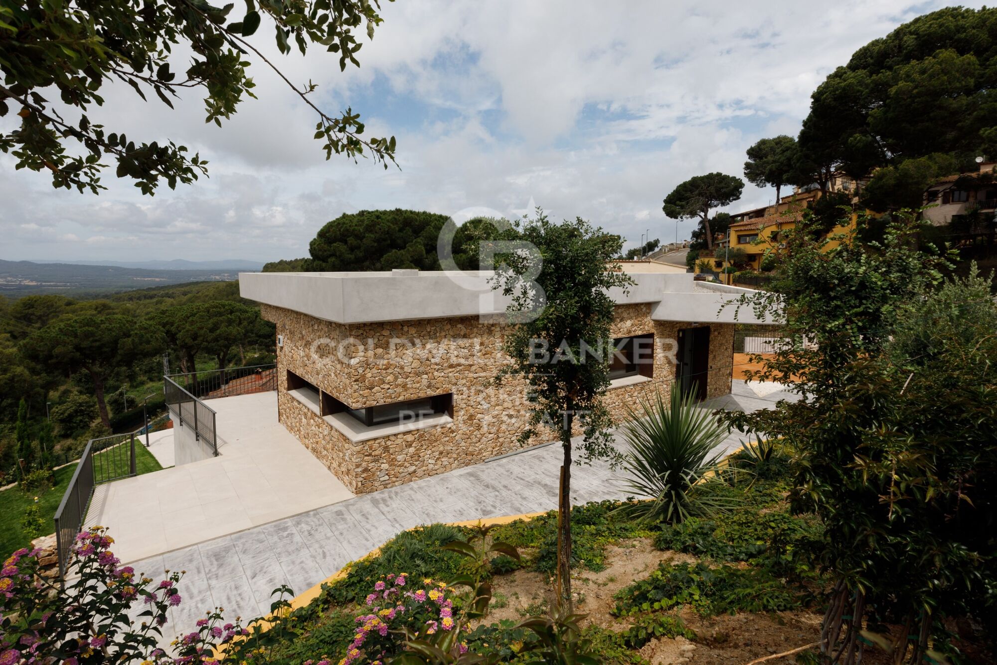 Exquisita casa unifamiliar en venta de alto lujo y comodidad en Residencial Begur