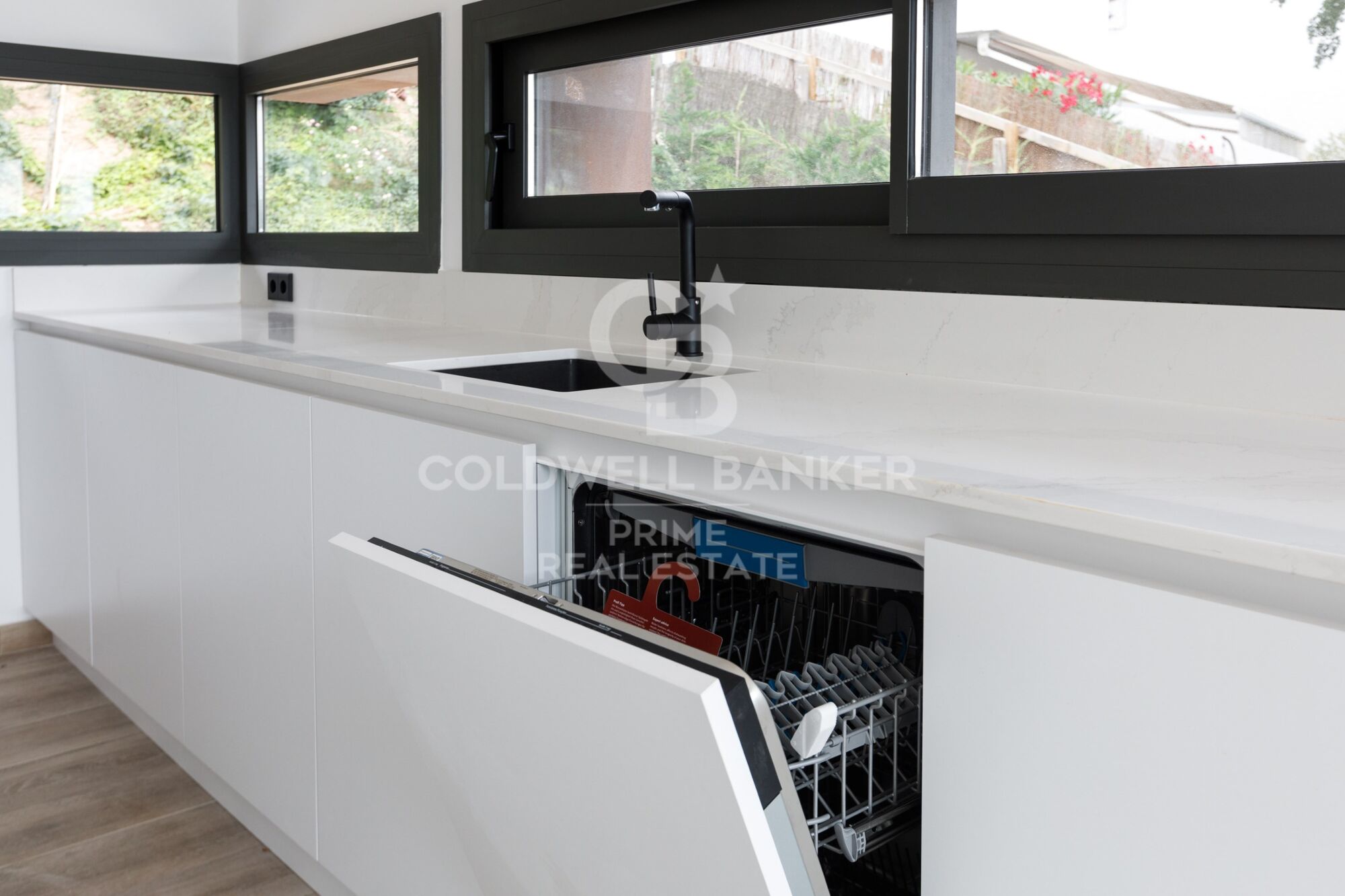 Exquisita casa unifamiliar en venta de alto lujo y comodidad en Residencial Begur