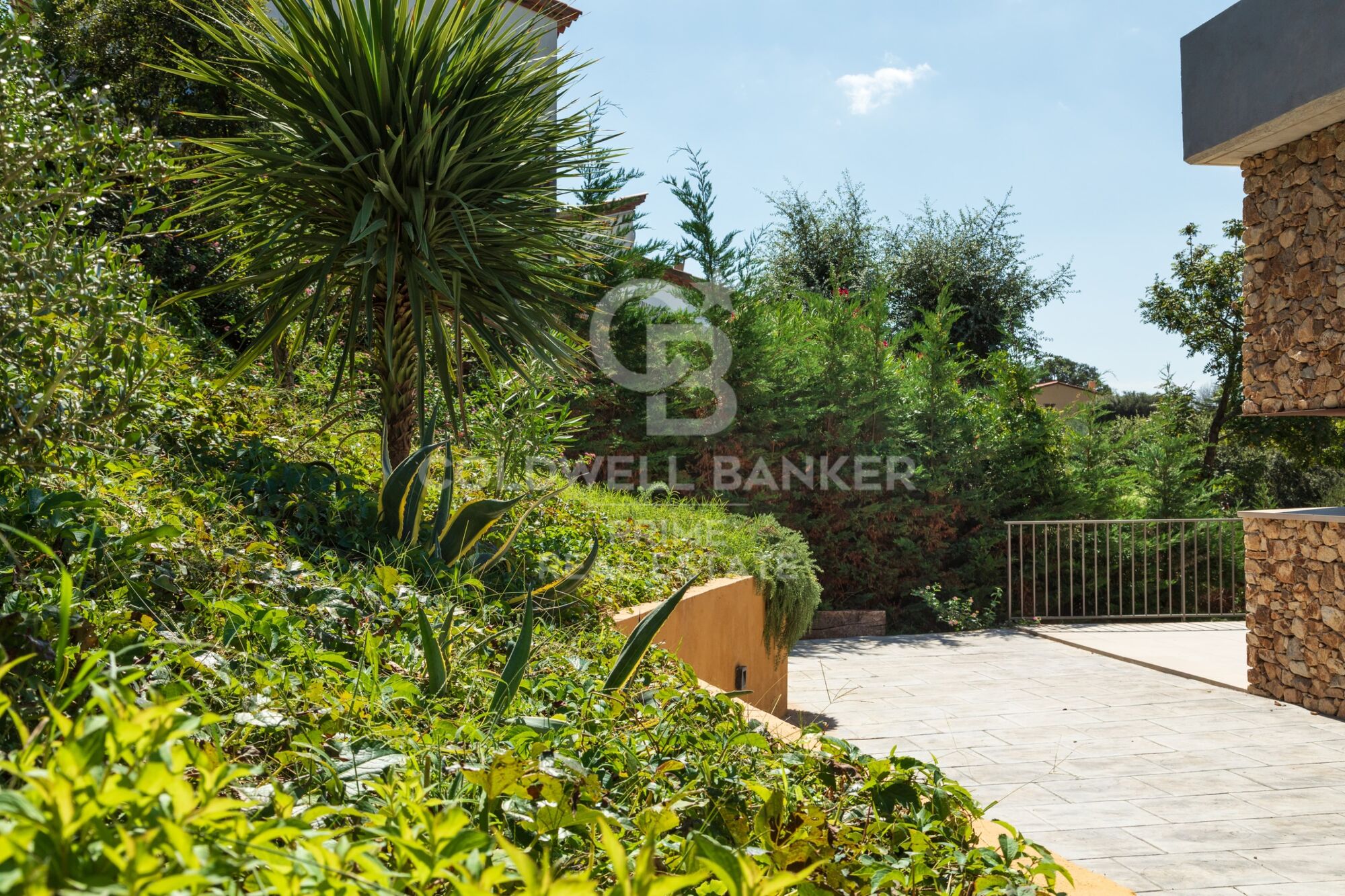 Exquisite Luxury and Comfort in a Single-Family Home for Sale in Residencial Begur