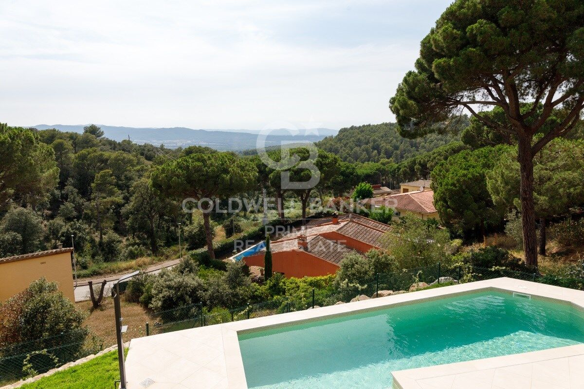 Exquise maison individuelle de luxe à vendre à Residencial Begur, offrant confort et élégance.