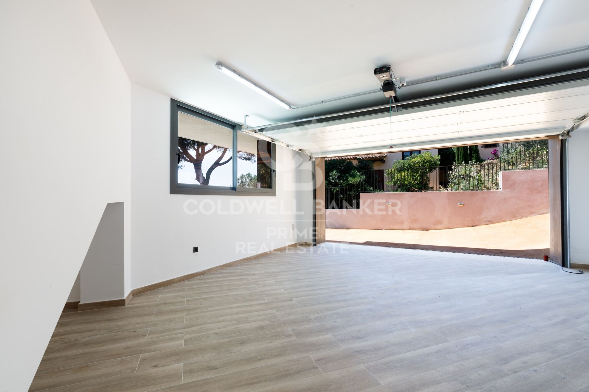 Exquise maison individuelle de luxe à vendre à Residencial Begur, offrant confort et élégance.