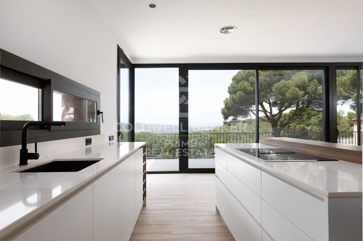 Exquise maison individuelle de luxe à vendre à Residencial Begur, offrant confort et élégance.