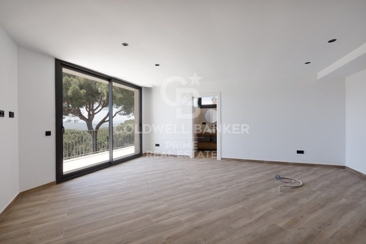 Exquisite Luxury and Comfort in a Single-Family Home for Sale in Residencial Begur