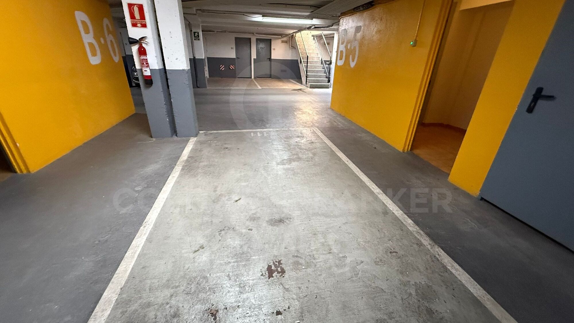 EN EXCLUSIVA MARAVILLOSO DUPLEX EN VENTA A TAN SOLO 200 METROS DE LA PLAYA DEL ARENAL.