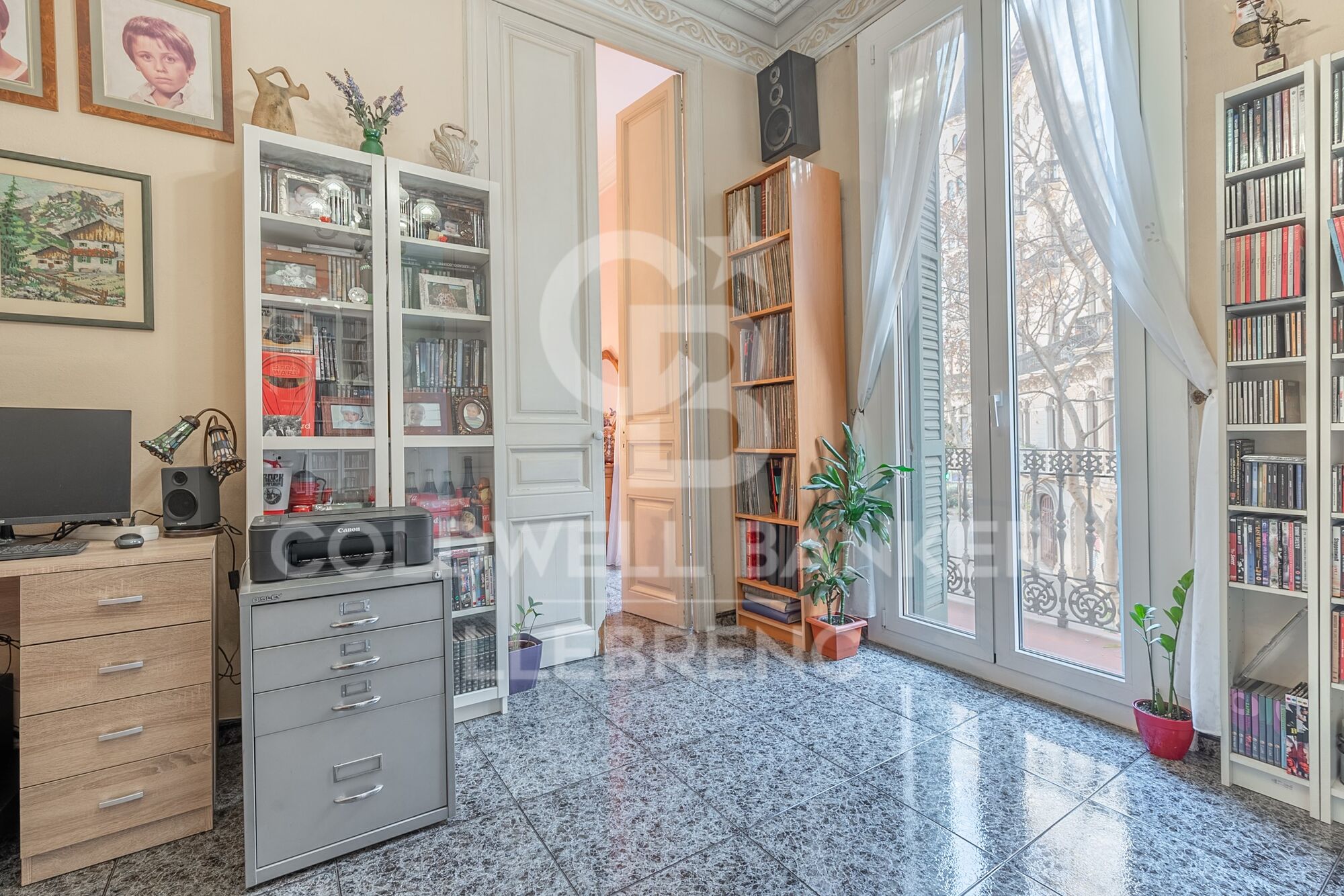 Apartment for Sale in Calle Valencia / Passeig Sant Joan - Prime Location with Stunning Views