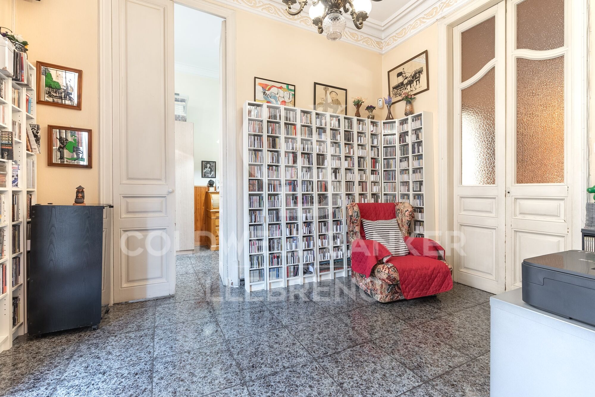 Apartment for Sale in Calle Valencia / Passeig Sant Joan - Prime Location with Stunning Views