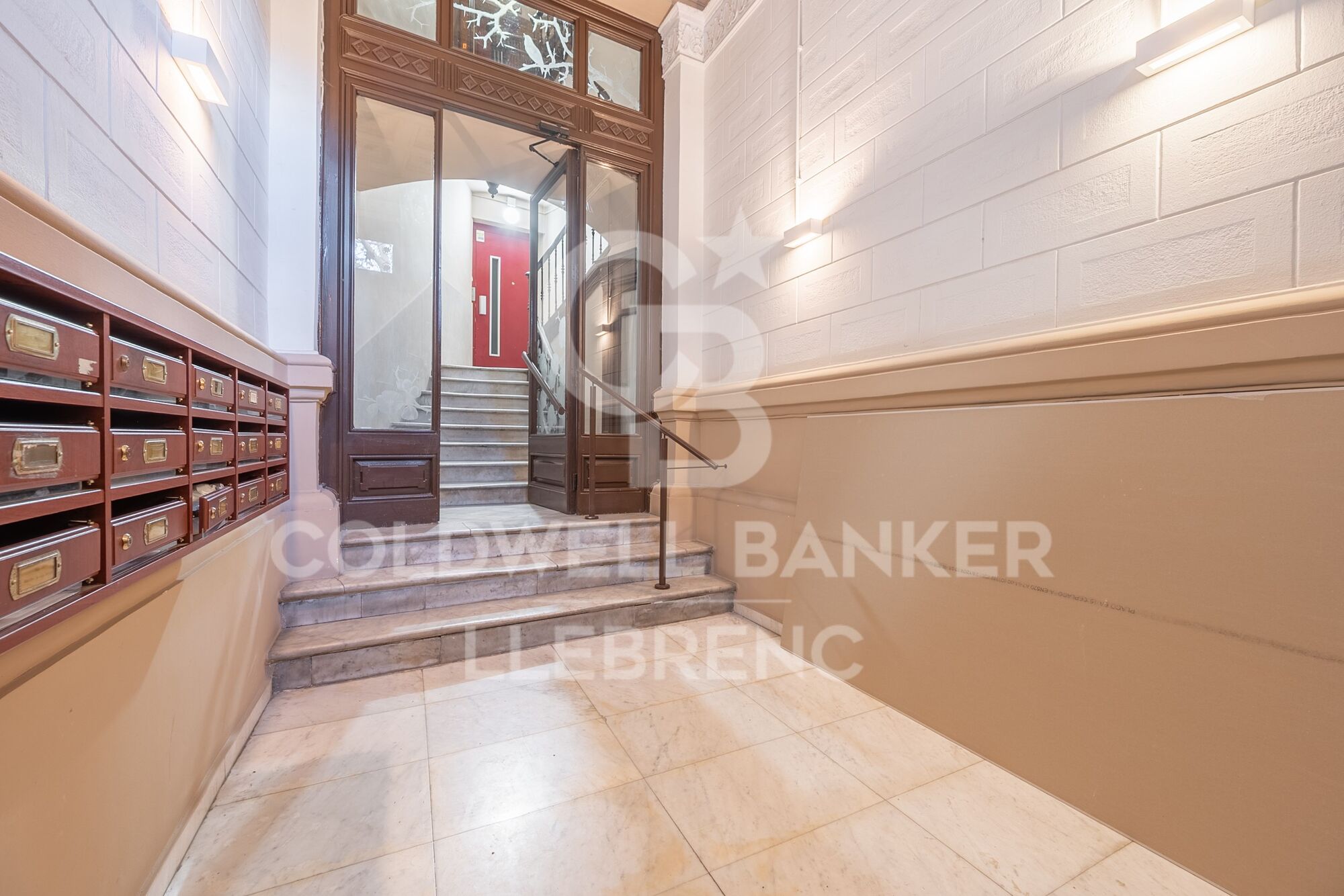 Apartment for Sale in Calle Valencia / Passeig Sant Joan - Prime Location with Stunning Views