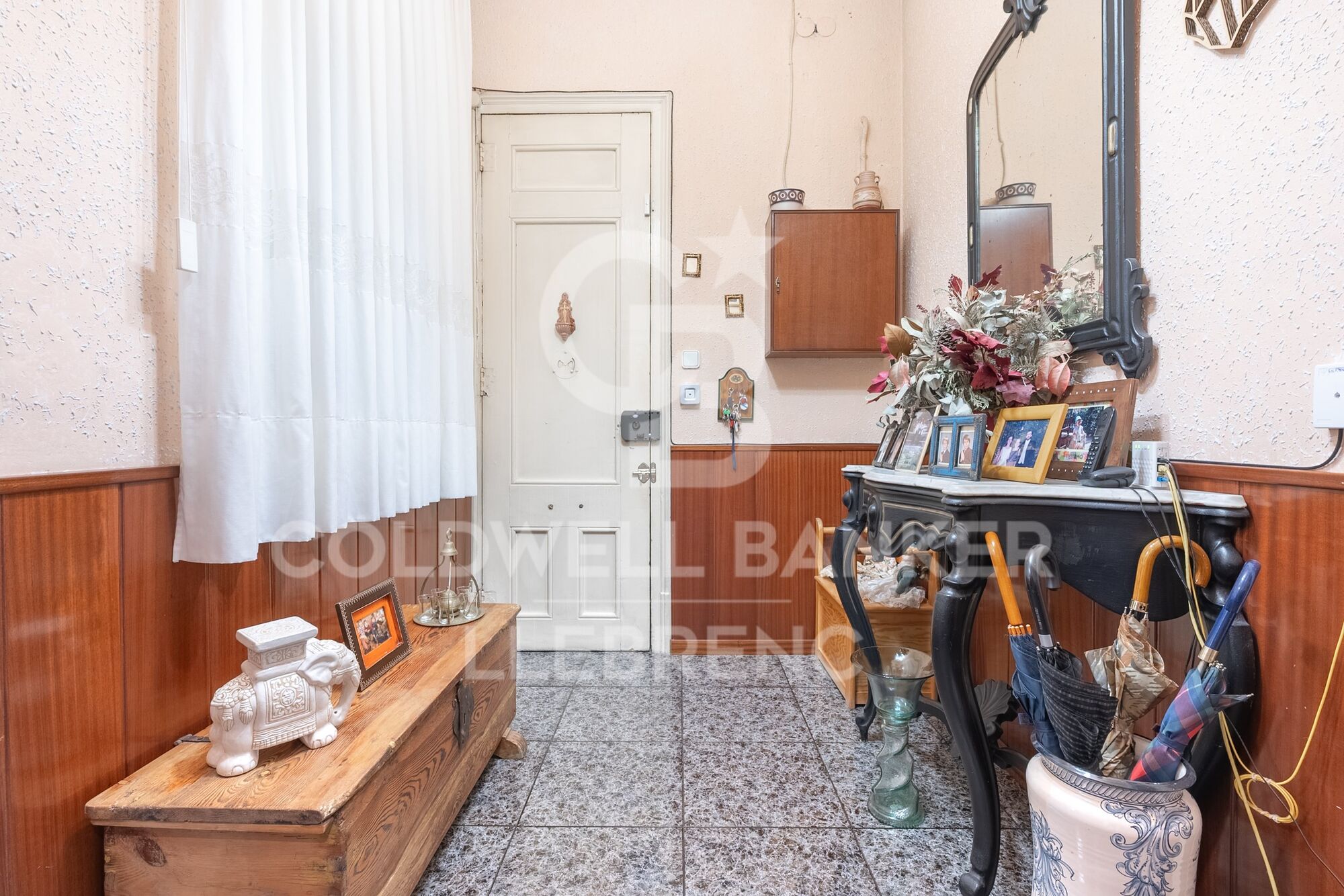 Apartment for Sale in Calle Valencia / Passeig Sant Joan - Prime Location with Stunning Views