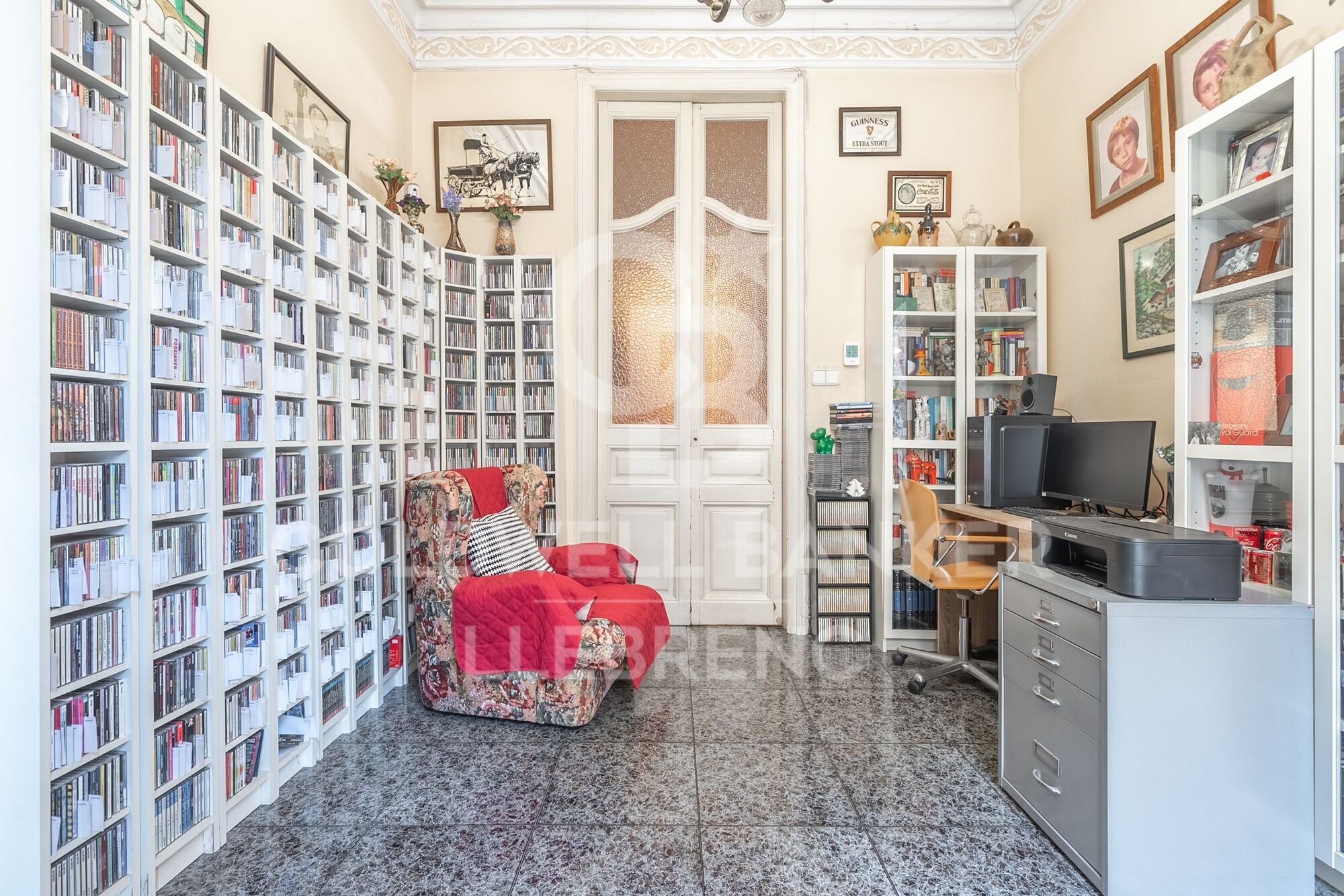 Apartment for Sale in Calle Valencia / Passeig Sant Joan - Prime Location with Stunning Views