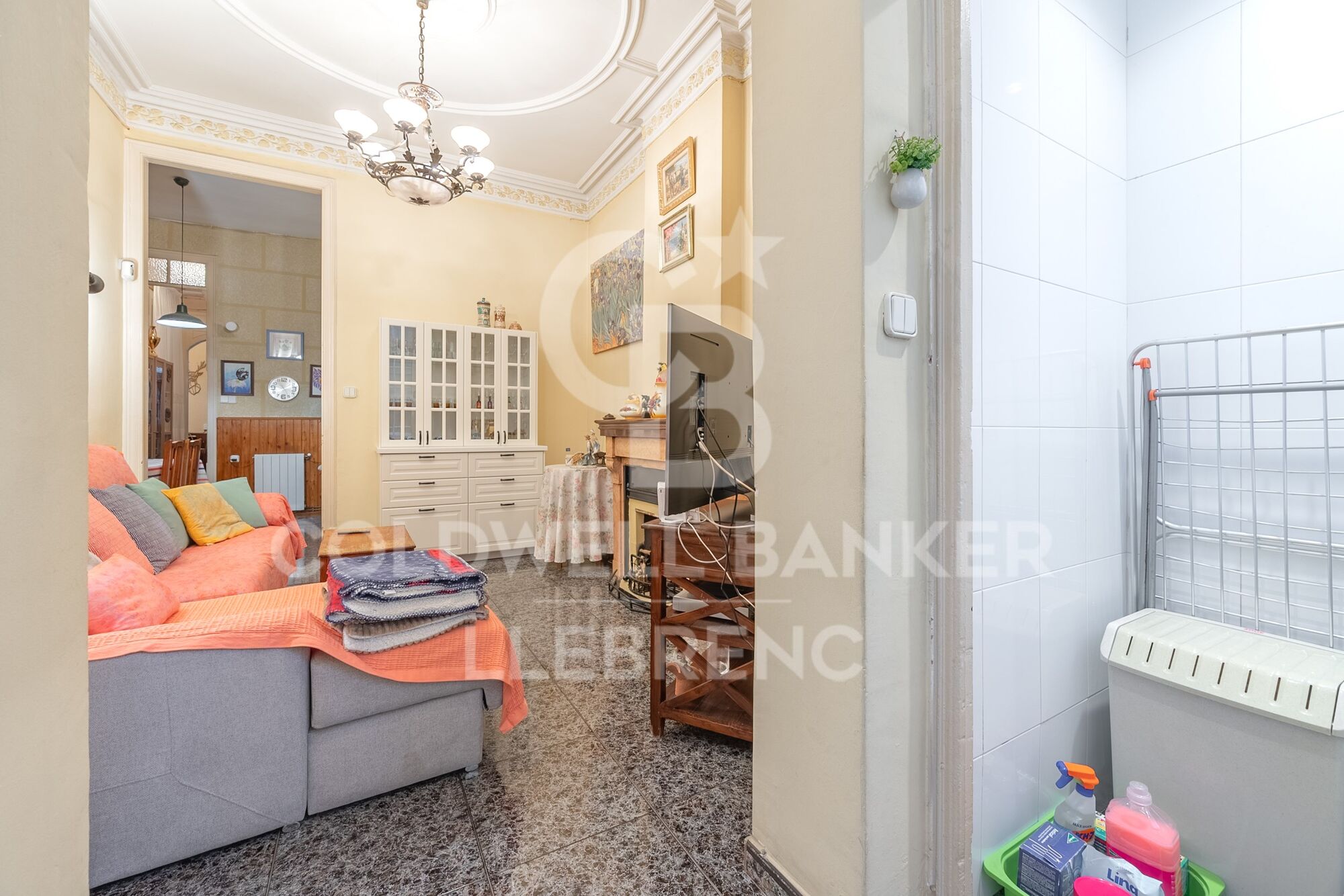 Apartment for Sale in Calle Valencia / Passeig Sant Joan - Prime Location with Stunning Views