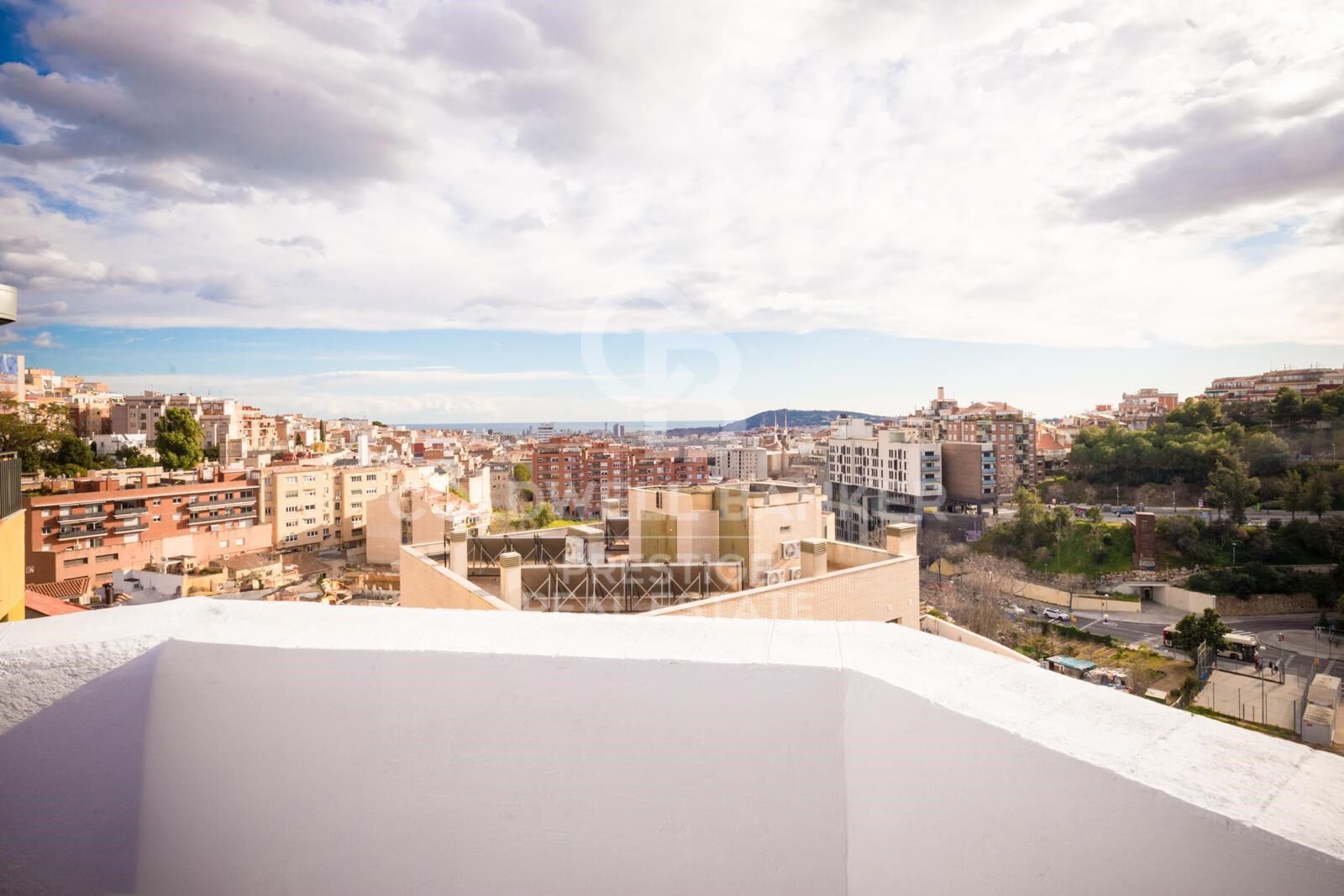 Renovated penthouse in Vallcarca