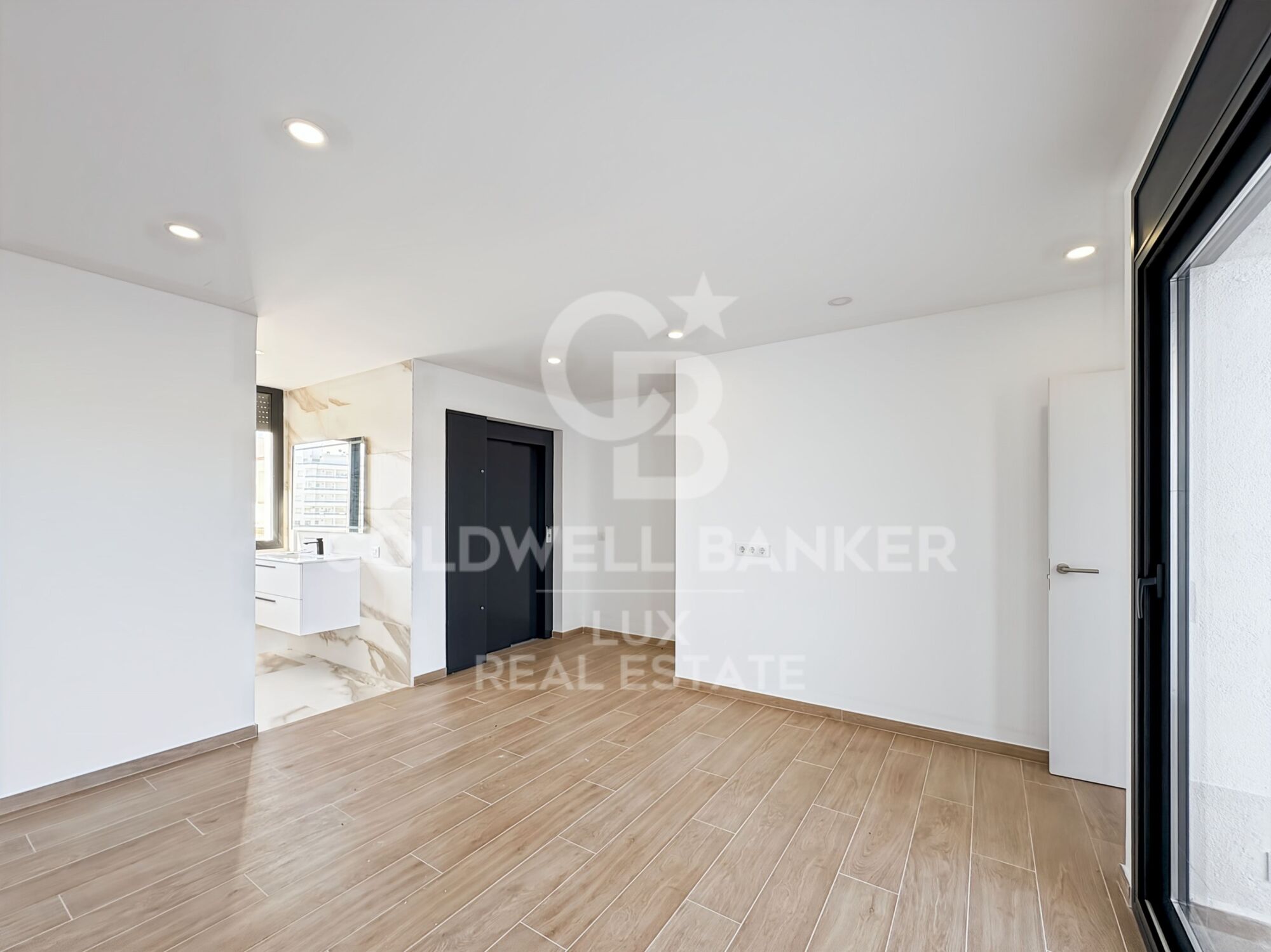 Renovated house with mooring and garage in Empuriabrava