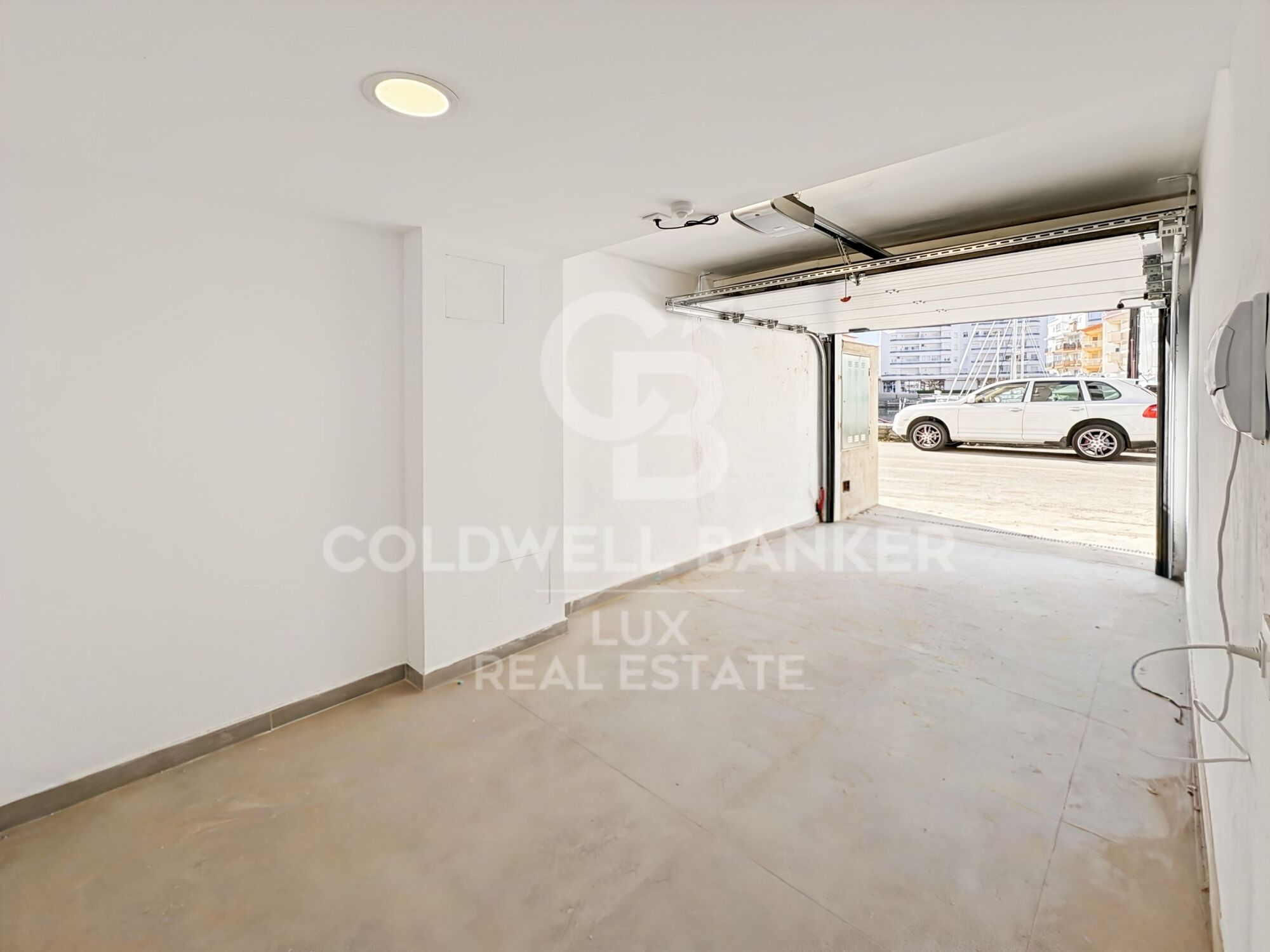 Renovated house with mooring and garage in Empuriabrava