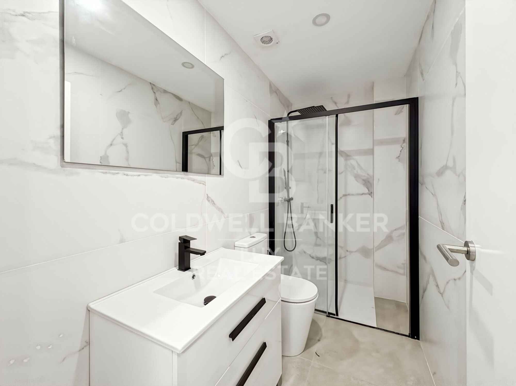 Renovated house with mooring and garage in Empuriabrava