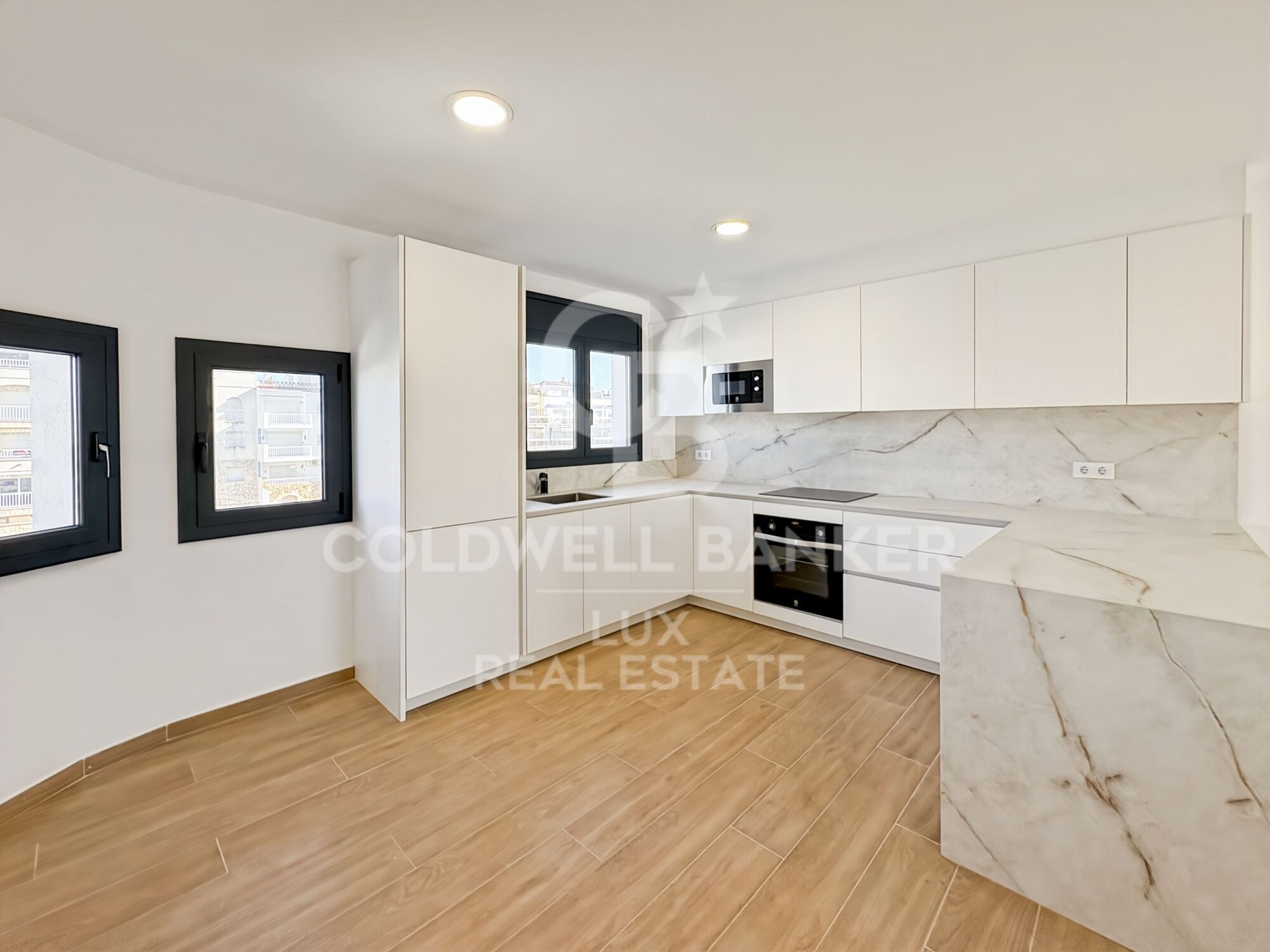 Renovated house with mooring and garage in Empuriabrava