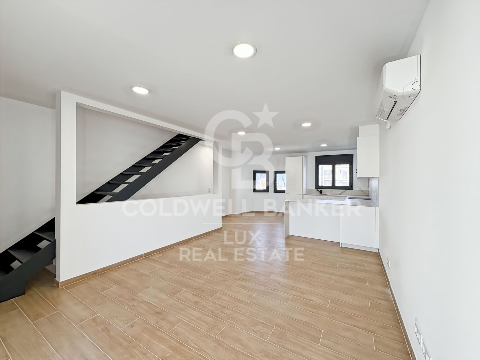 Renovated house with mooring and garage in Empuriabrava