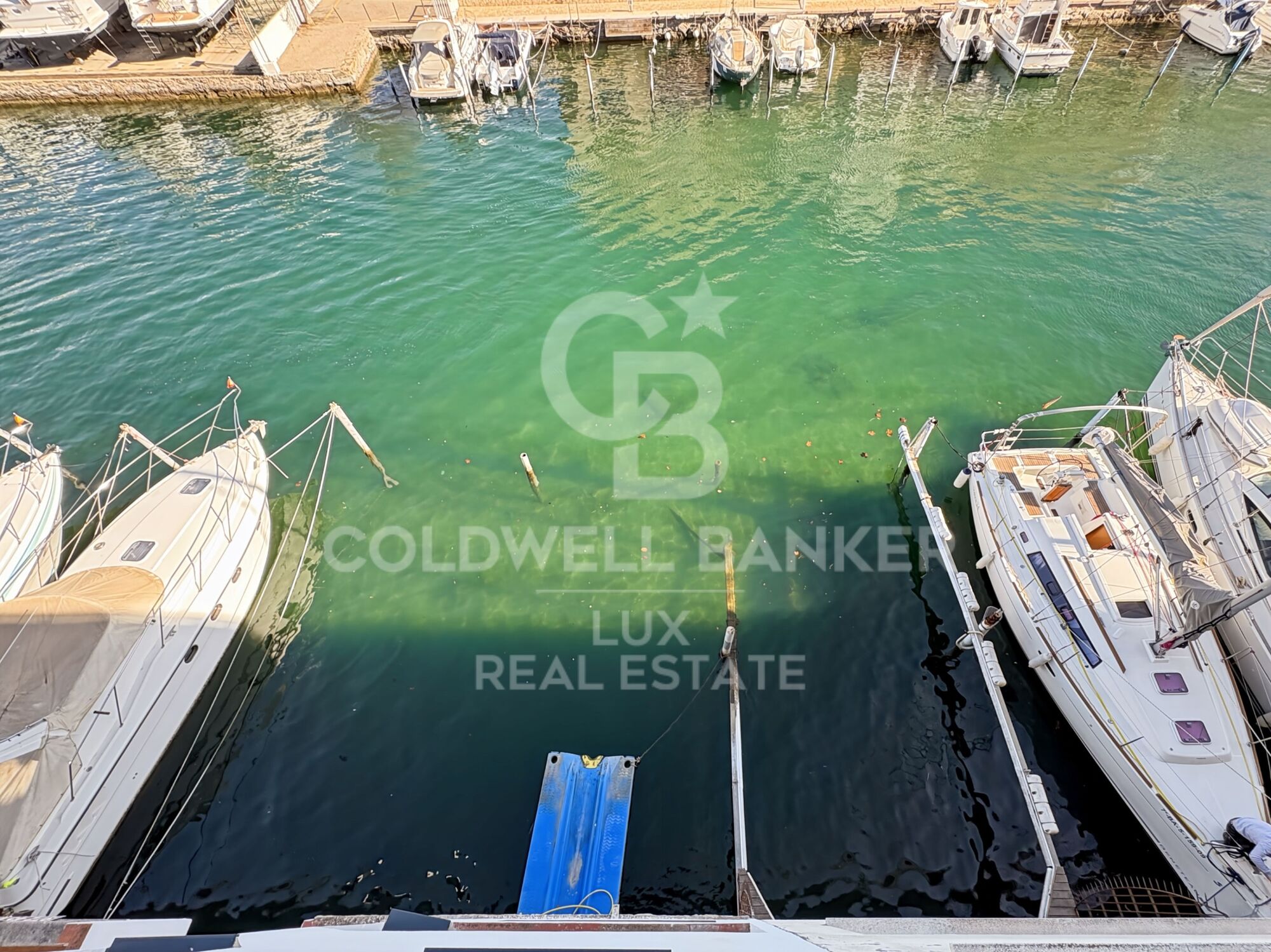 Renovated house with mooring and garage in Empuriabrava