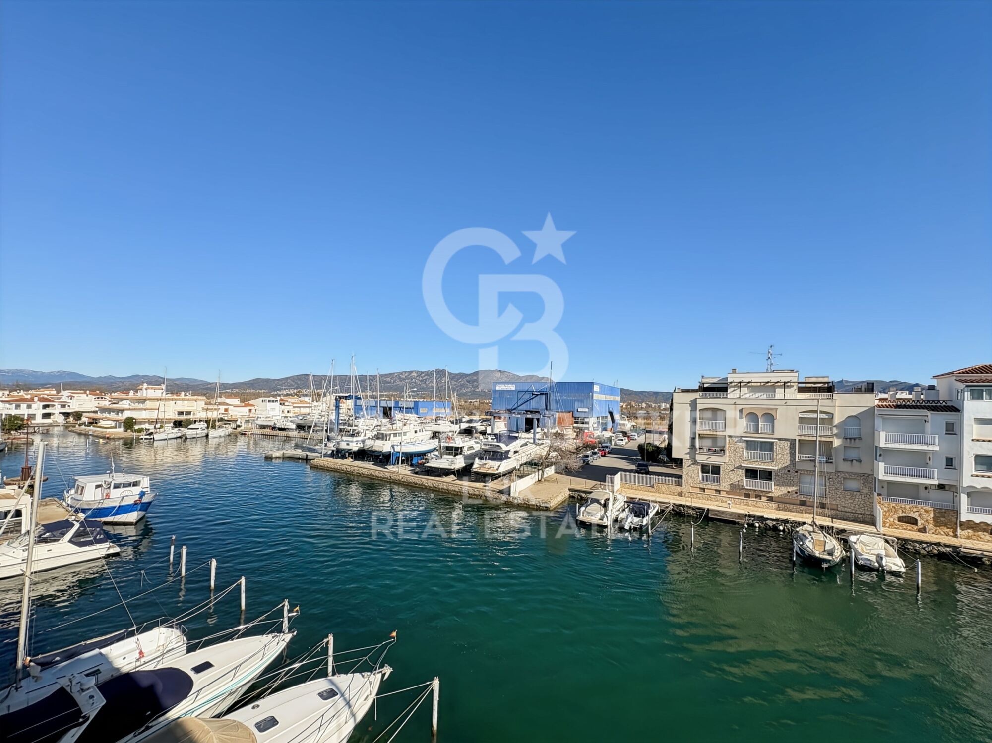 Renoviertes Haus mit Liegeplatz und Garage in Empuriabrava