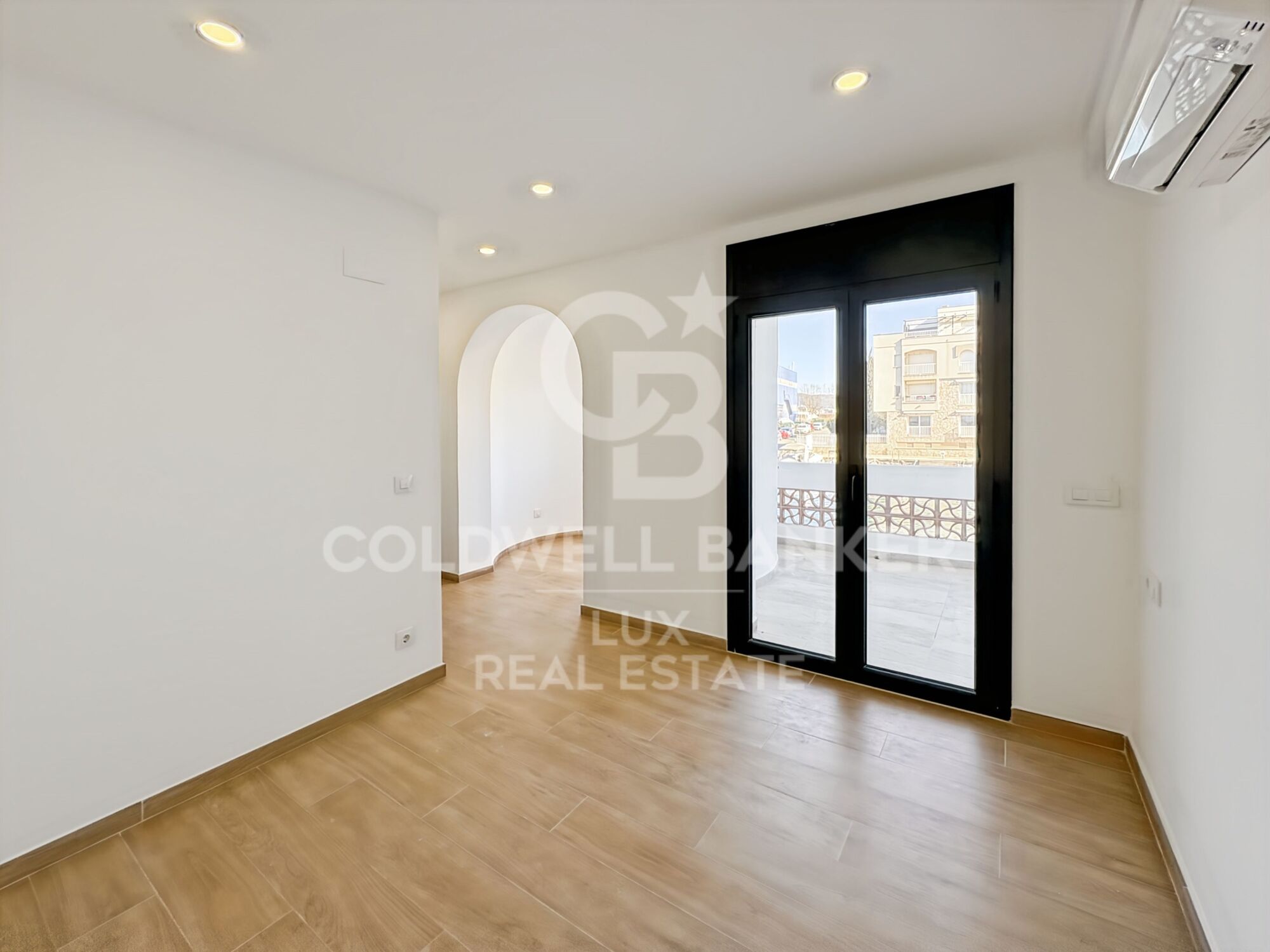 Casa renovada con amarre y garaje en Empuriabrava