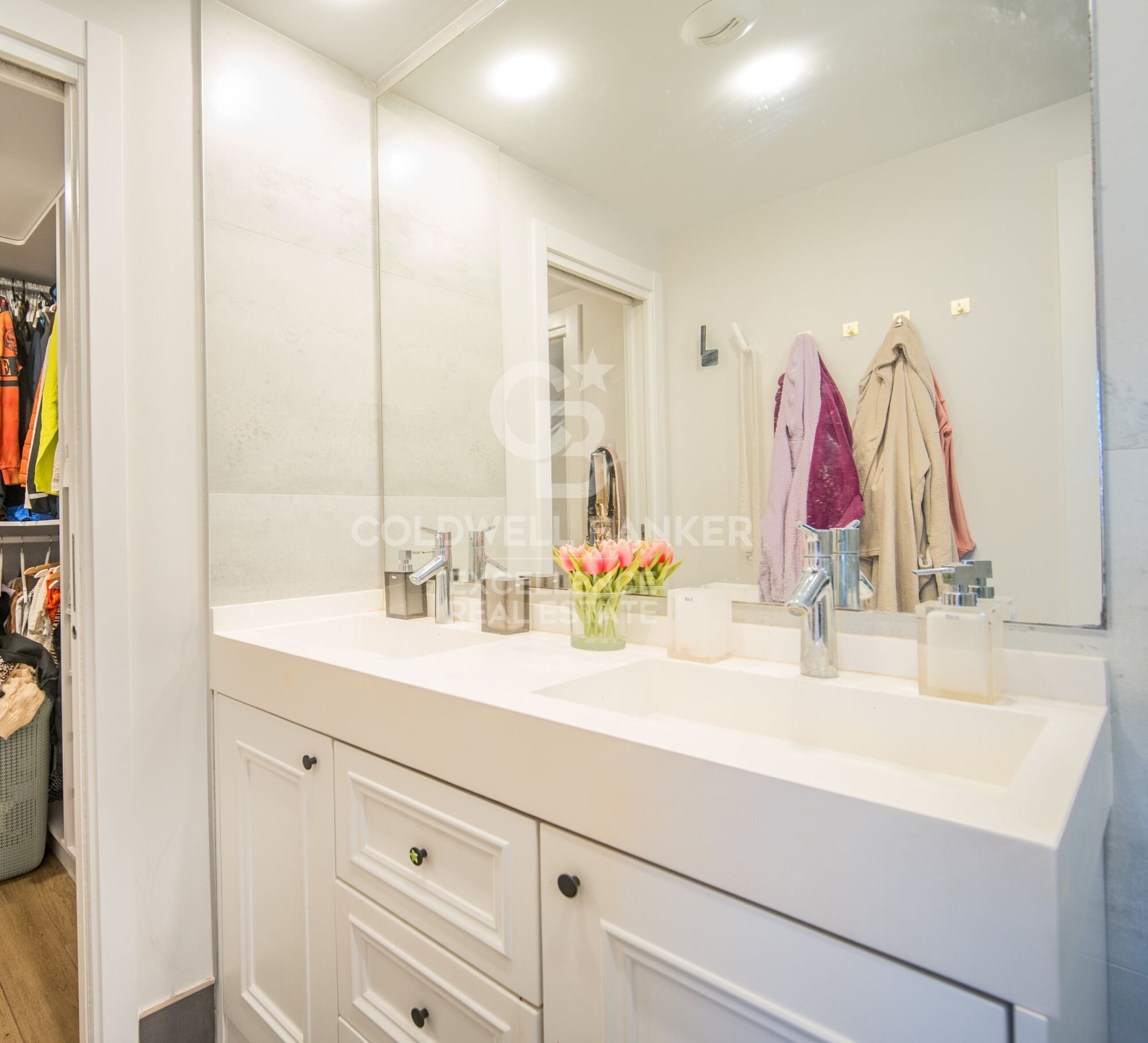 Magnifico piso con terraza de 40m2, urbanización con piscina, parking y vista panorámica