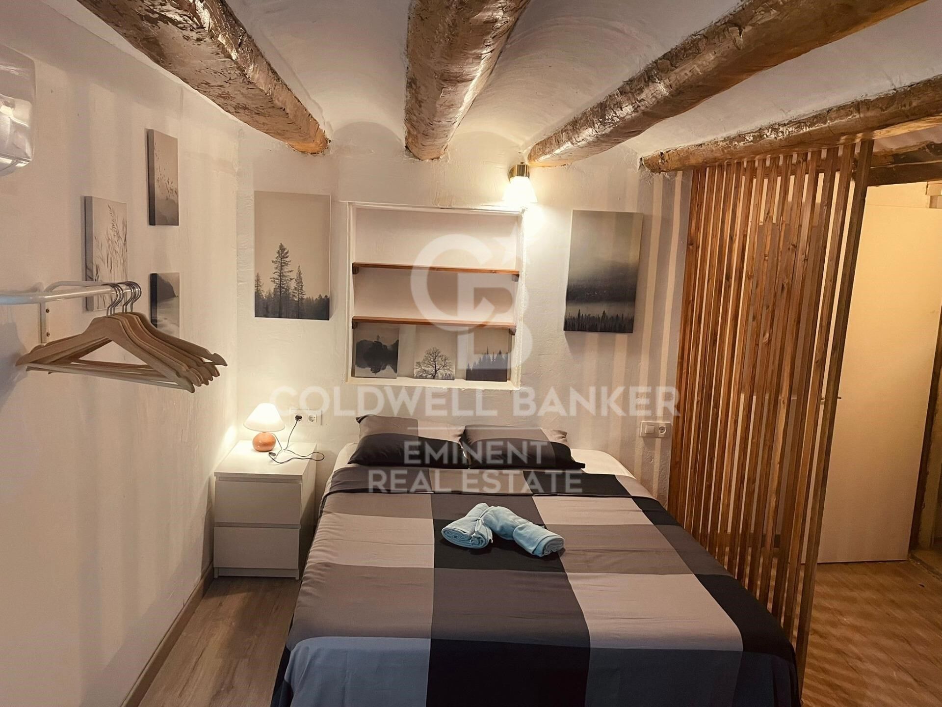 Paket mit 9 Renovierten Loft-Apartments im Raval, Barcelona.