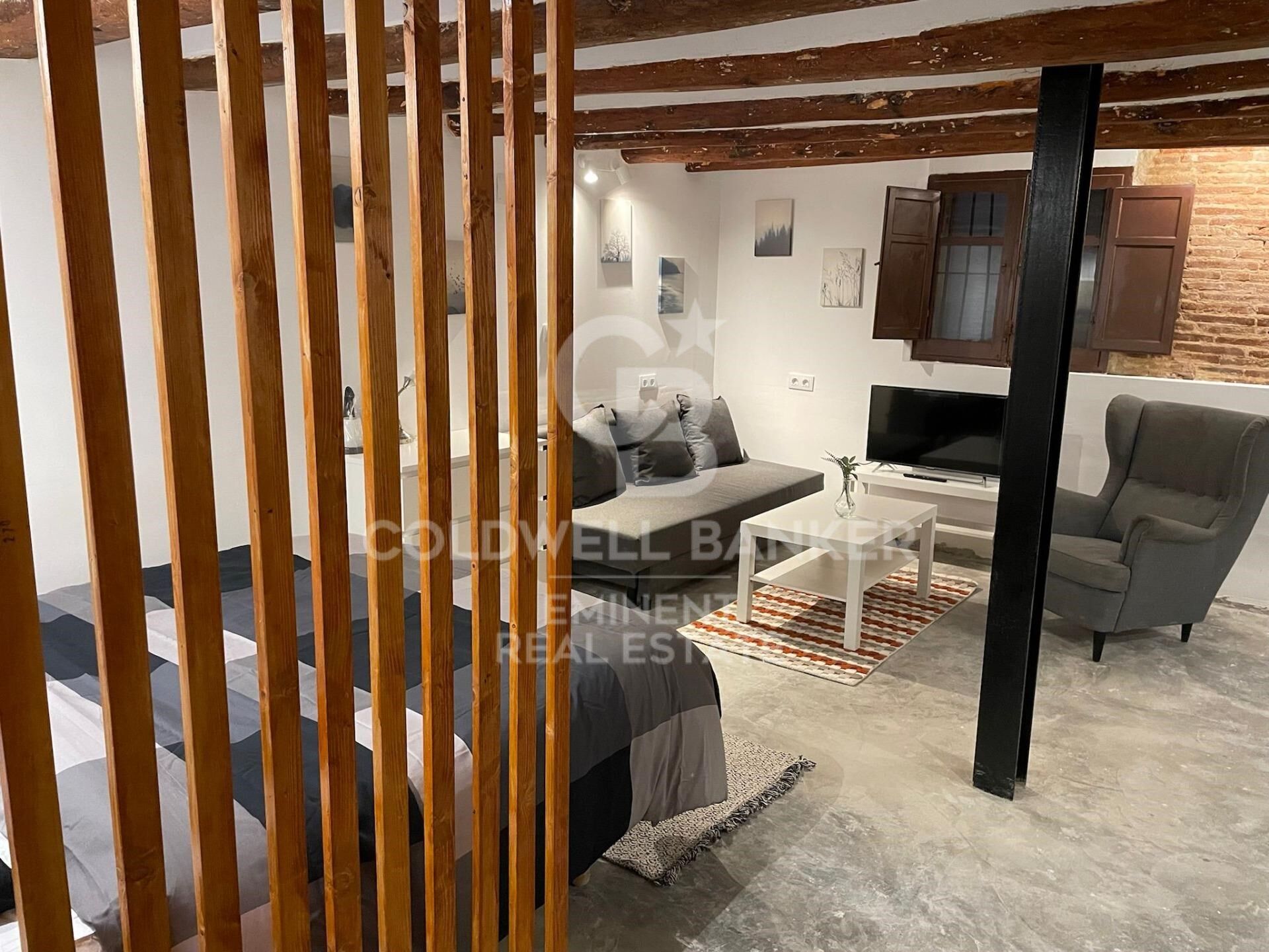 Lot of 9 Renovated Loft Apartments in El Raval, Barcelona.