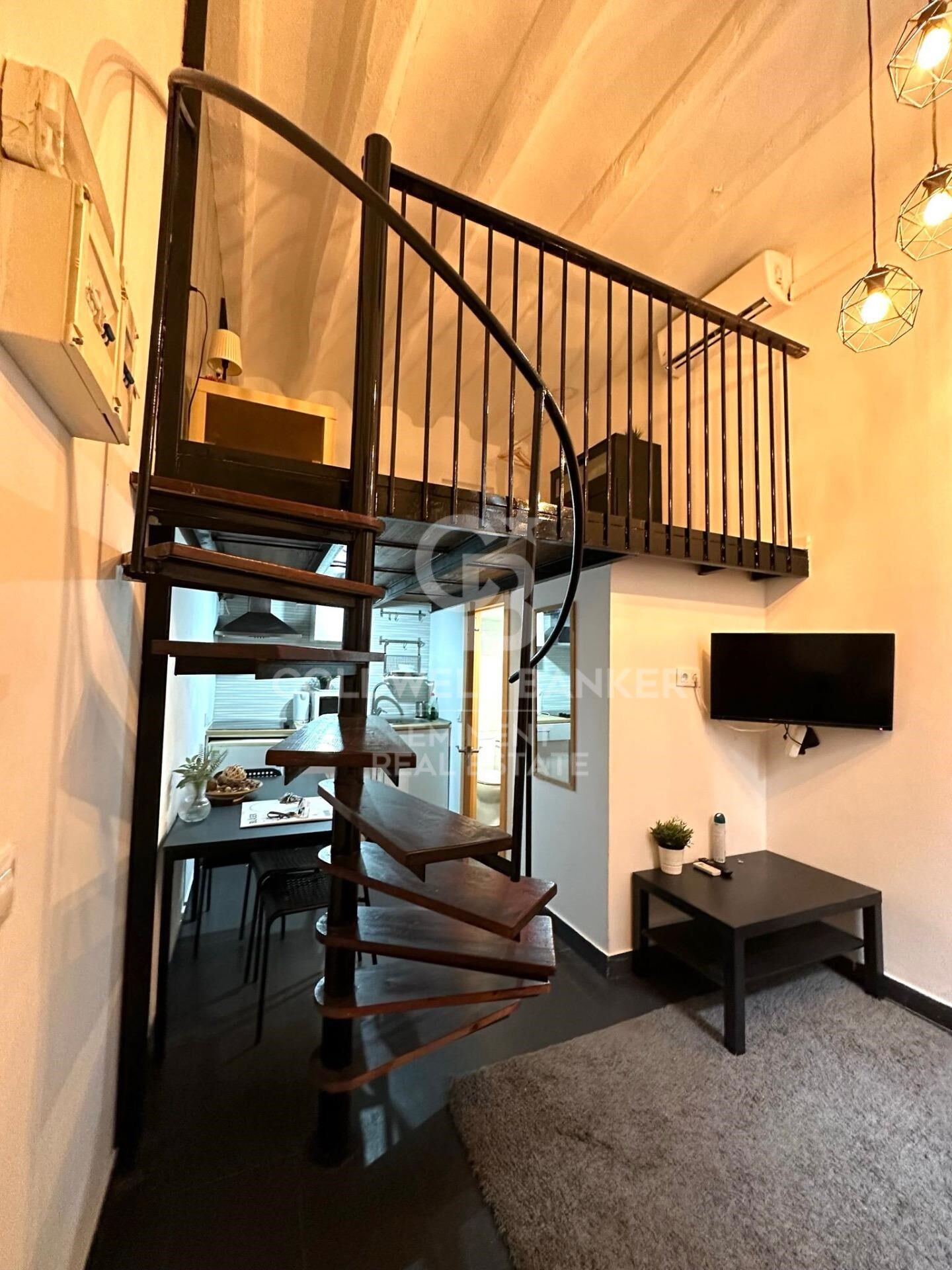Lot of 9 Renovated Loft Apartments in El Raval, Barcelona.