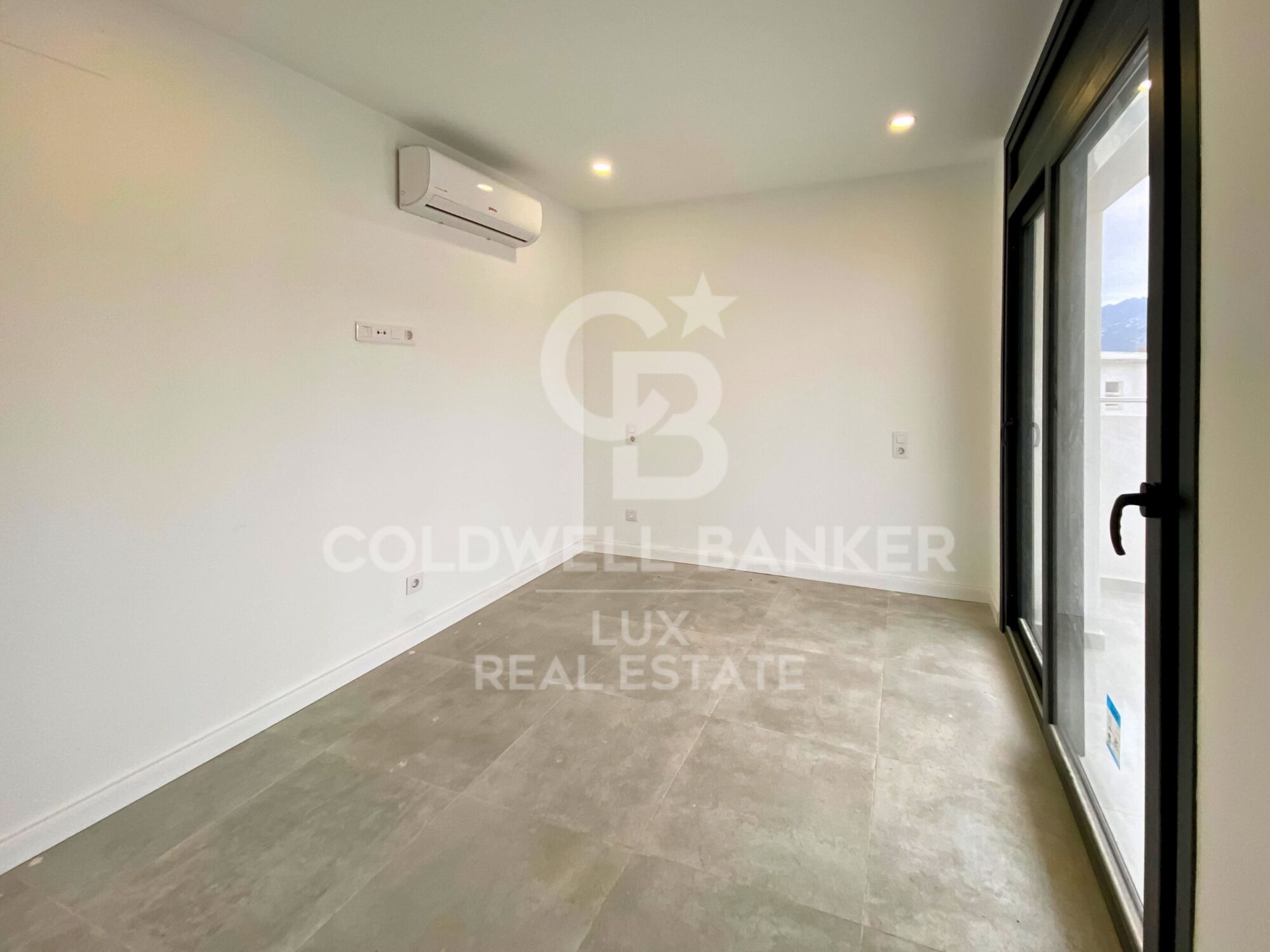 Maisonette in Neubau in Sta. Margarita, Roses