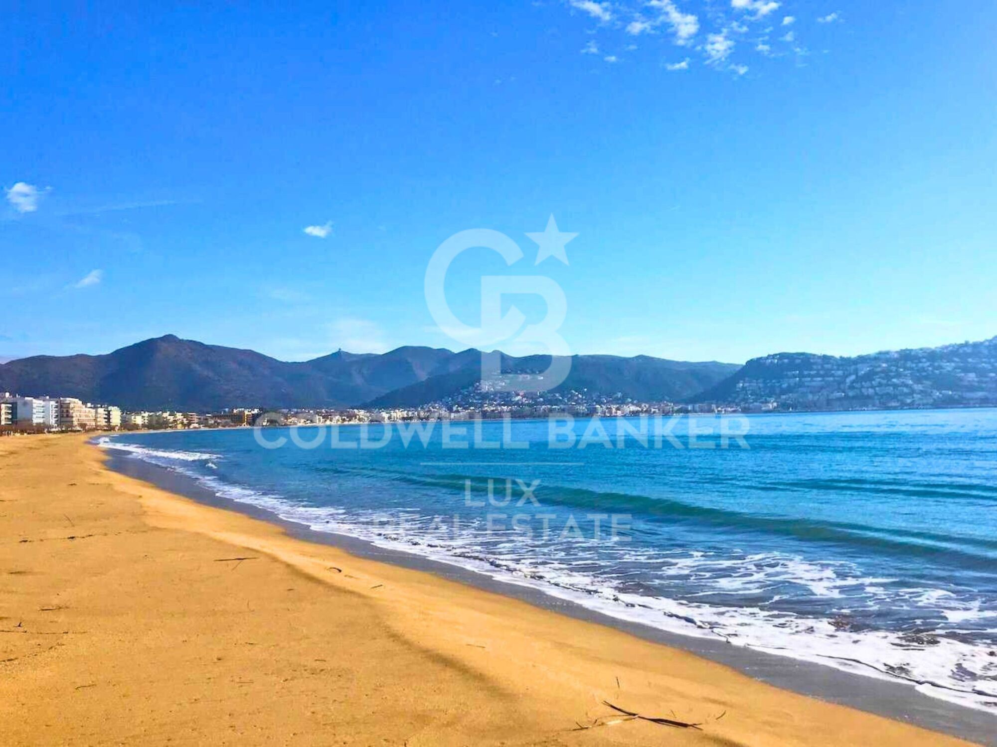 Duplex in new property in Sta. Margarita, Roses