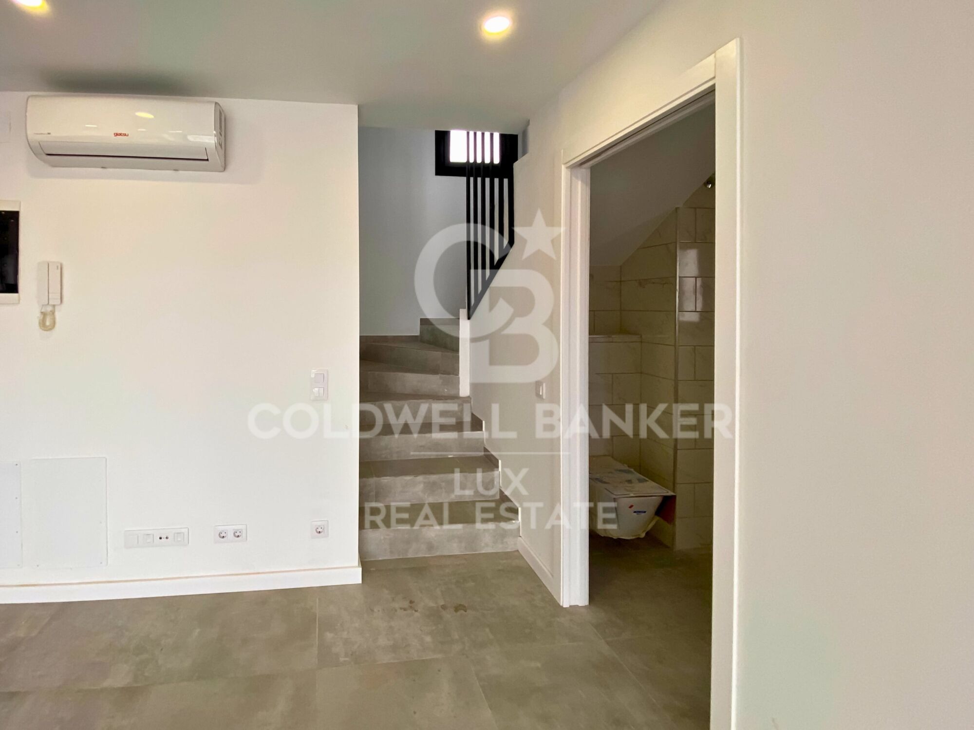 Duplex in new property in Sta. Margarita, Roses