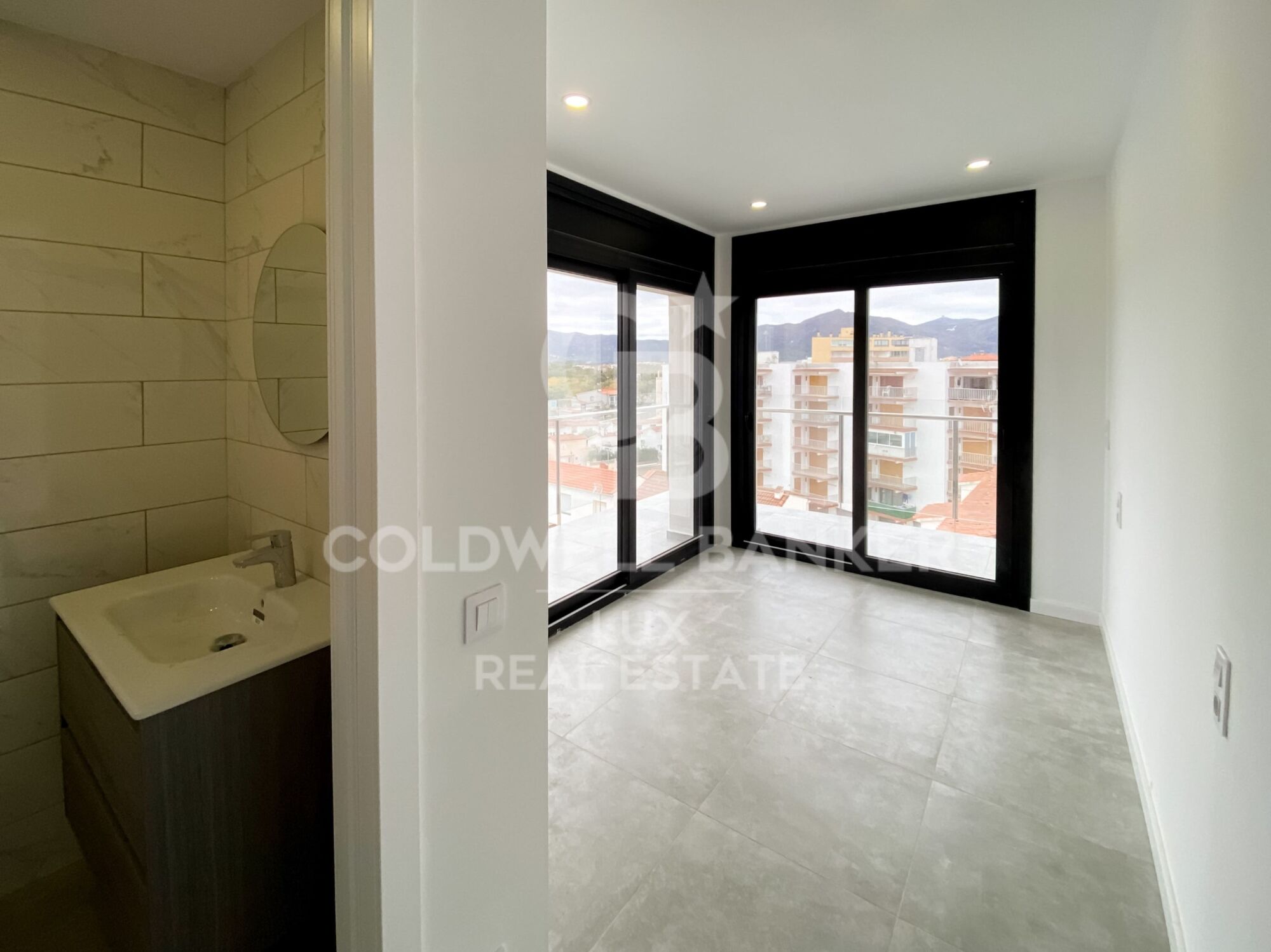 Duplex dans une propriété neuve à Sta. Margarita, Roses