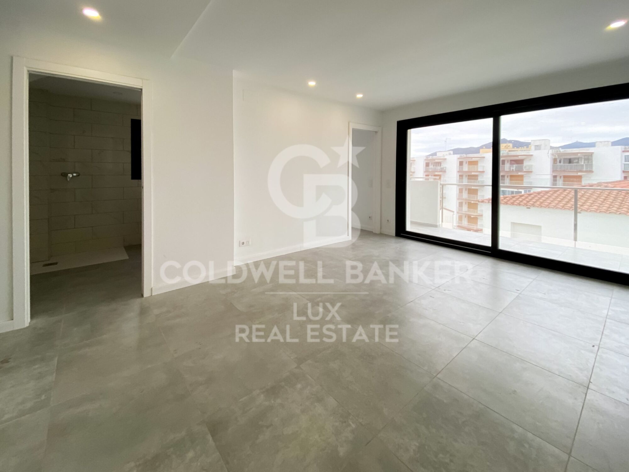 Dúplex en inmueble nuevo en Sta. Margarita, Roses