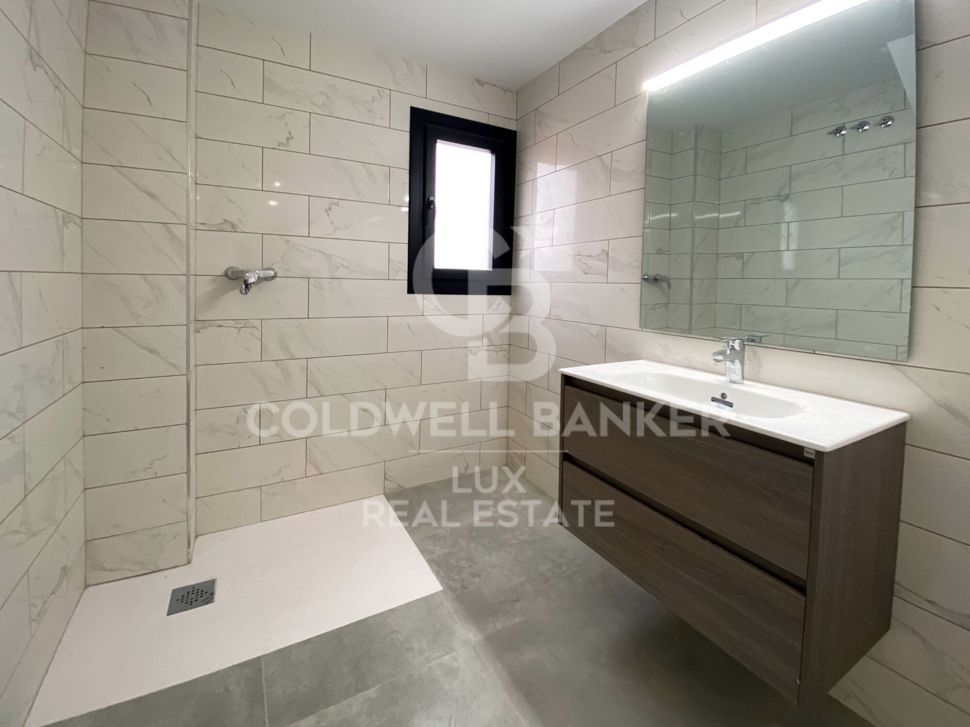 Dúplex en inmueble nuevo en Sta. Margarita, Roses