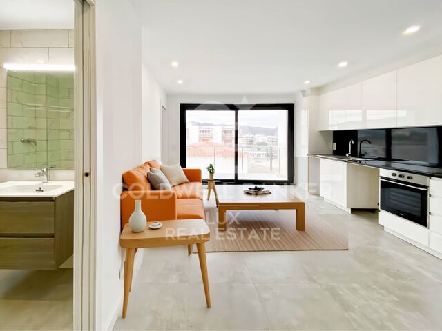 Duplex dans une propriété neuve à Sta. Margarita, Roses