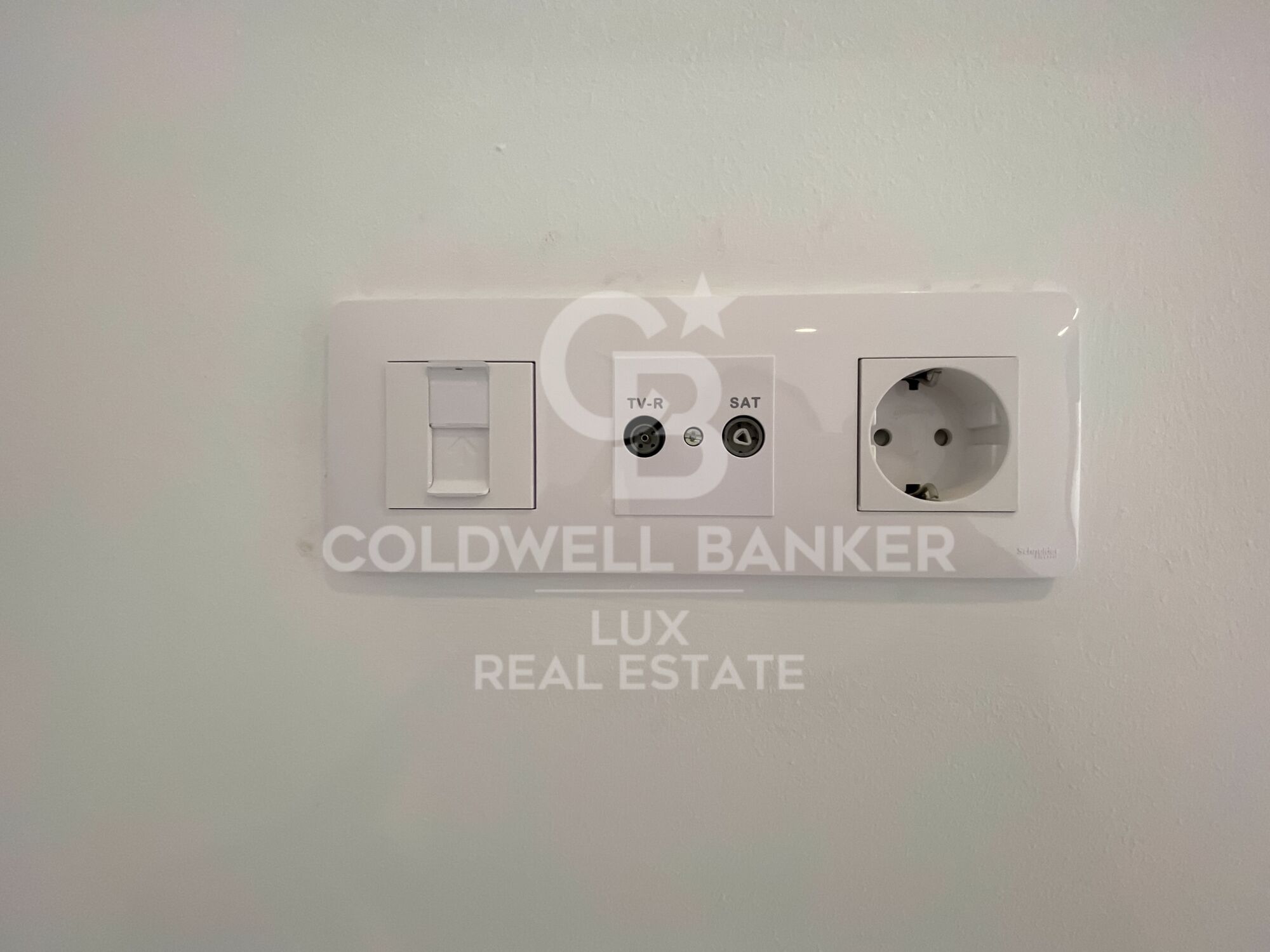 New duplex flat in Roses, with terrace and close to the beach