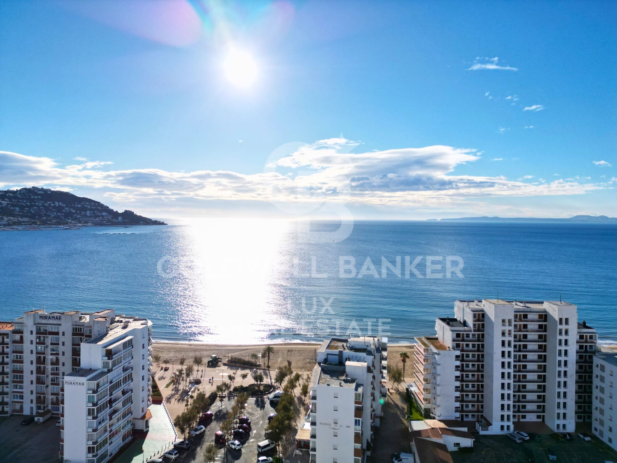 Appartement en duplex neuf à Roses, avec terrasse et proche de la plage